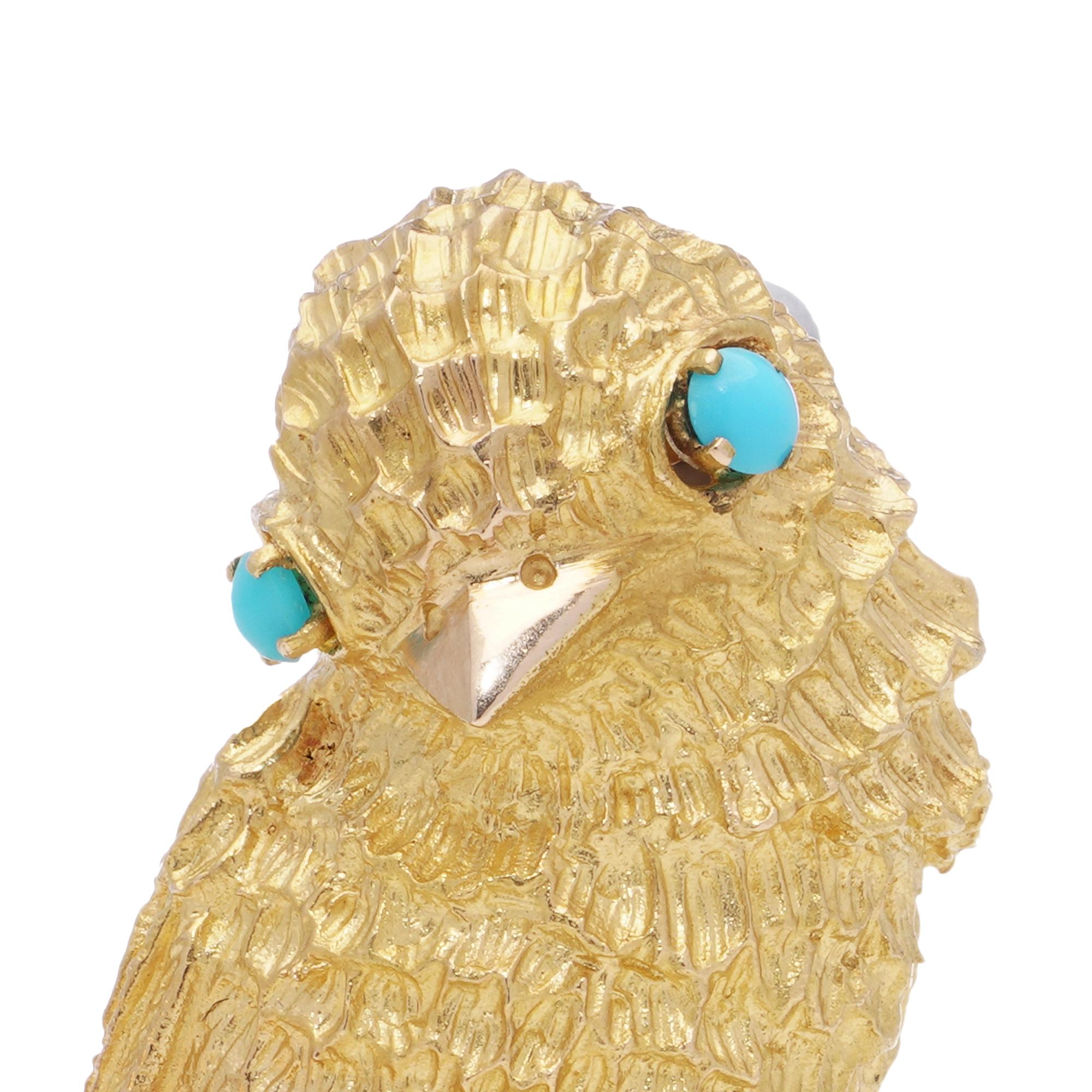 Vintage French 22kt Yellow Gold Textured Bird Brooch with Turquoise Eyes For Sale 2
