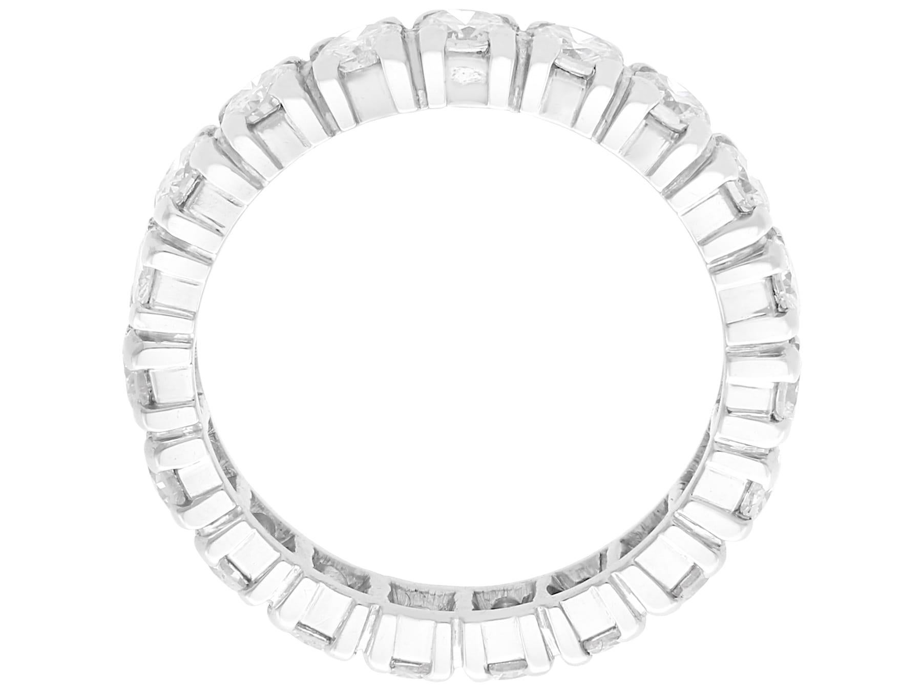 Vintage French 2.80Ct Diamond and 18k White Gold Full Eternity Ring Circa 1950 For Sale 1