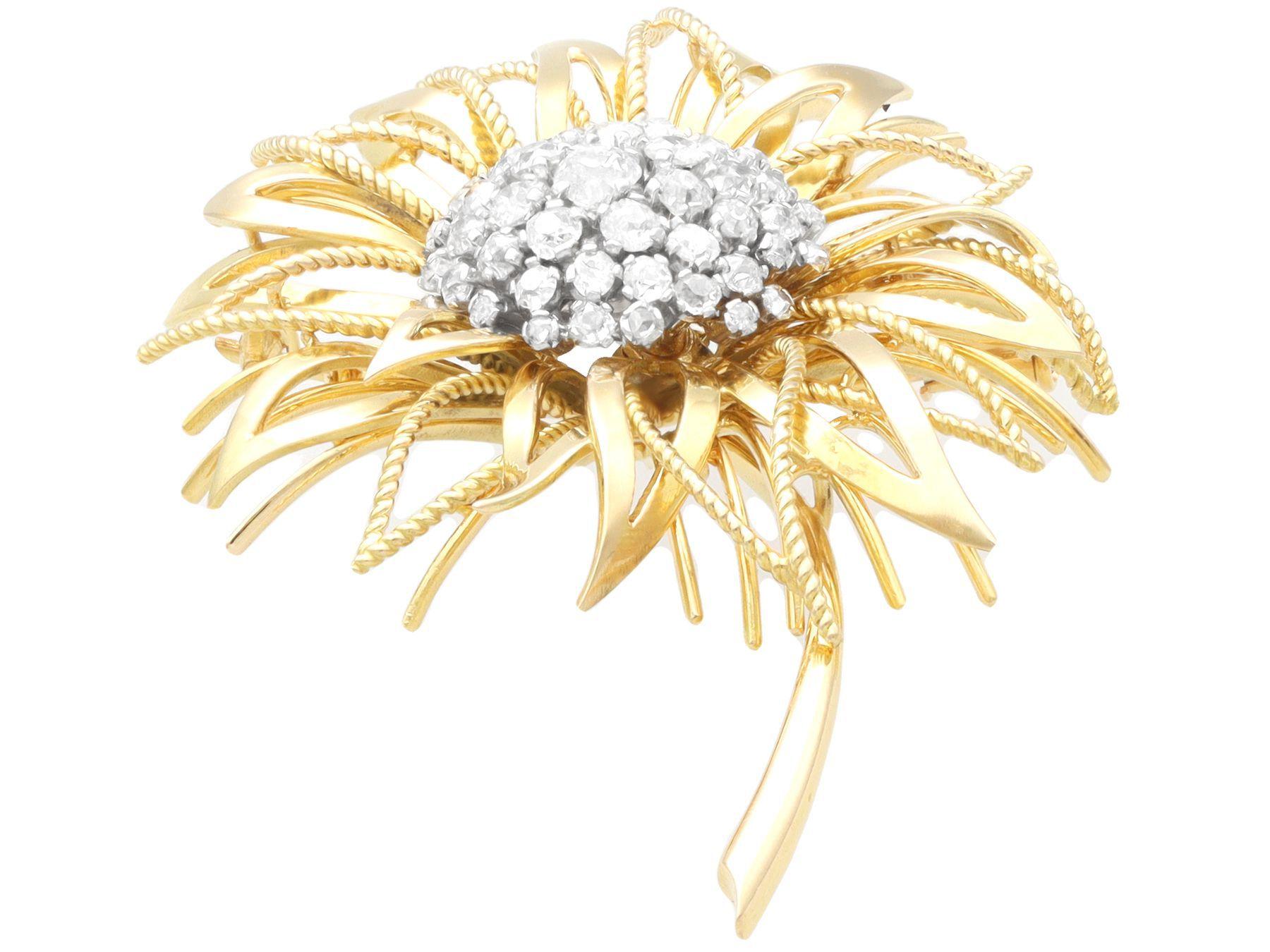 Women's or Men's Vintage French 2.89 Carat Diamond and Yellow Gold Flower Brooch, circa 1950 For Sale