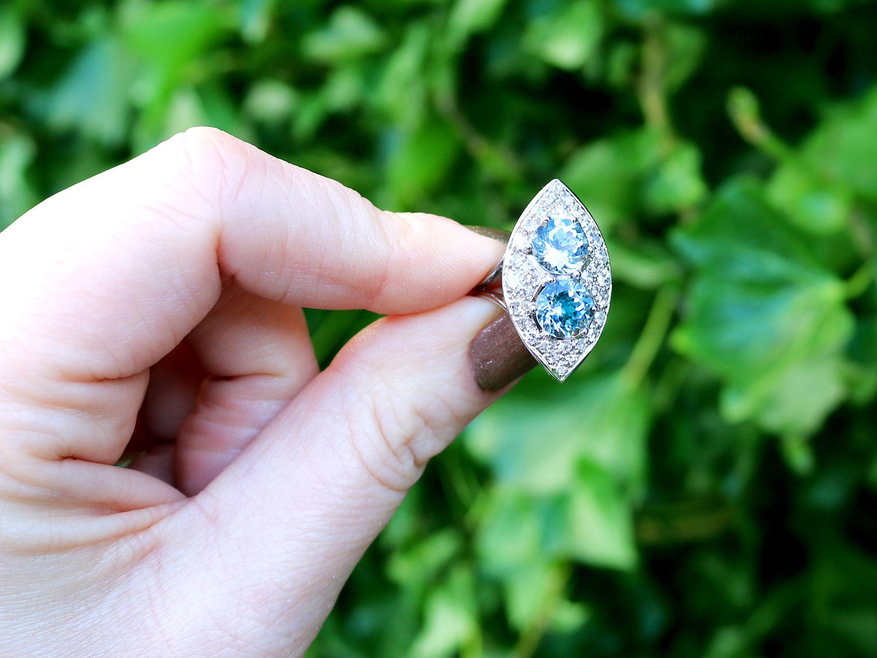 Un impresionante anillo marquesa francés vintage de aguamarina de 3,03 quilates y diamante de 1,42 quilates, de oro blanco de 18 quilates; forma parte de nuestras diversas colecciones de joyería vintage y joyería de herencia.

Este fino e