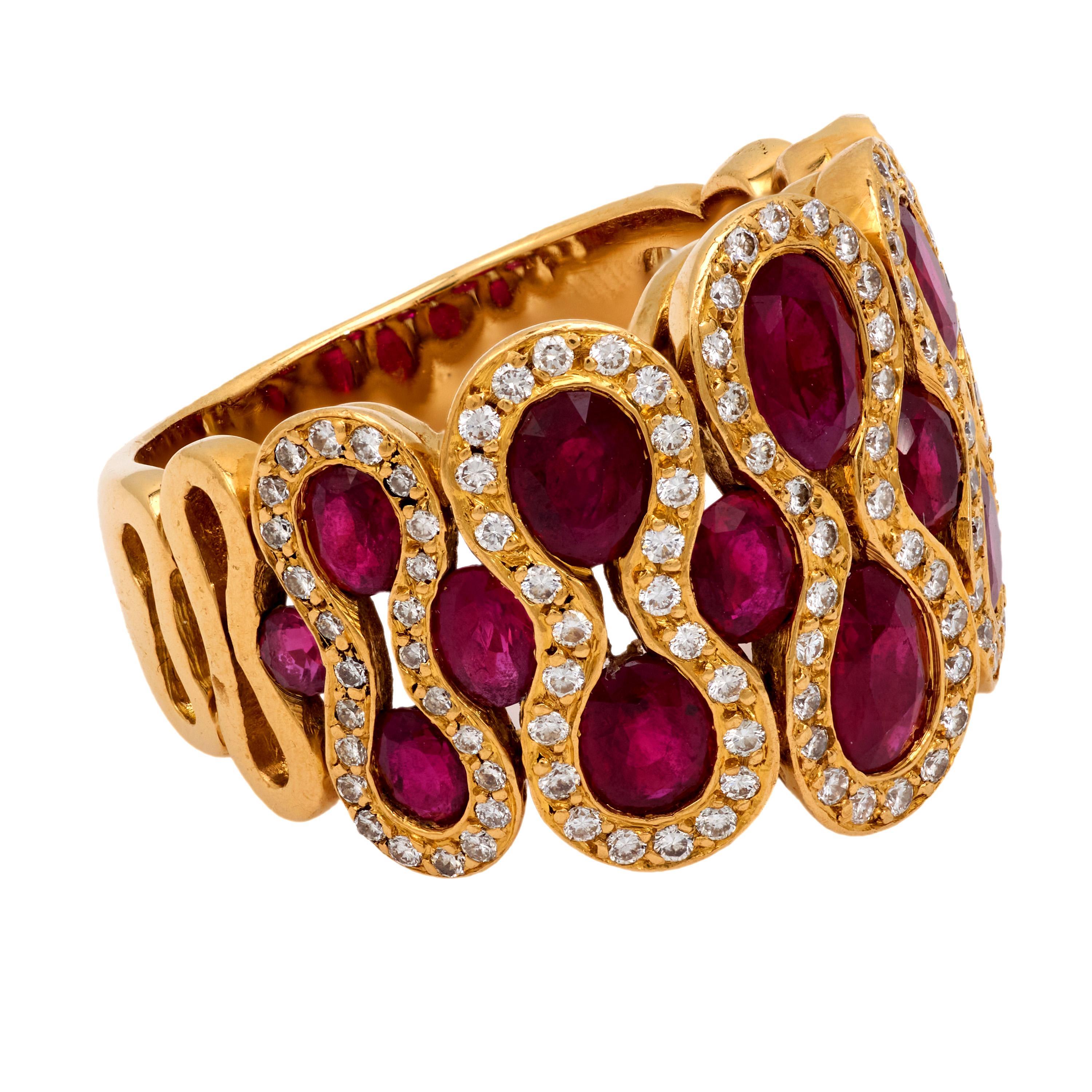 Bague de cocktail vintage française 3.50 carats rubis diamant or jaune 18k Bon état - En vente à Beverly Hills, CA
