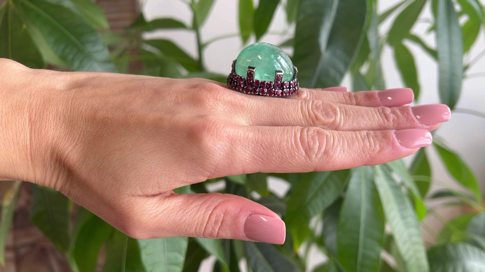 Vintage French 75.00 Carat Emerald Garnet Silver Statement Cocktail Ring In Excellent Condition In Beverly Hills, CA