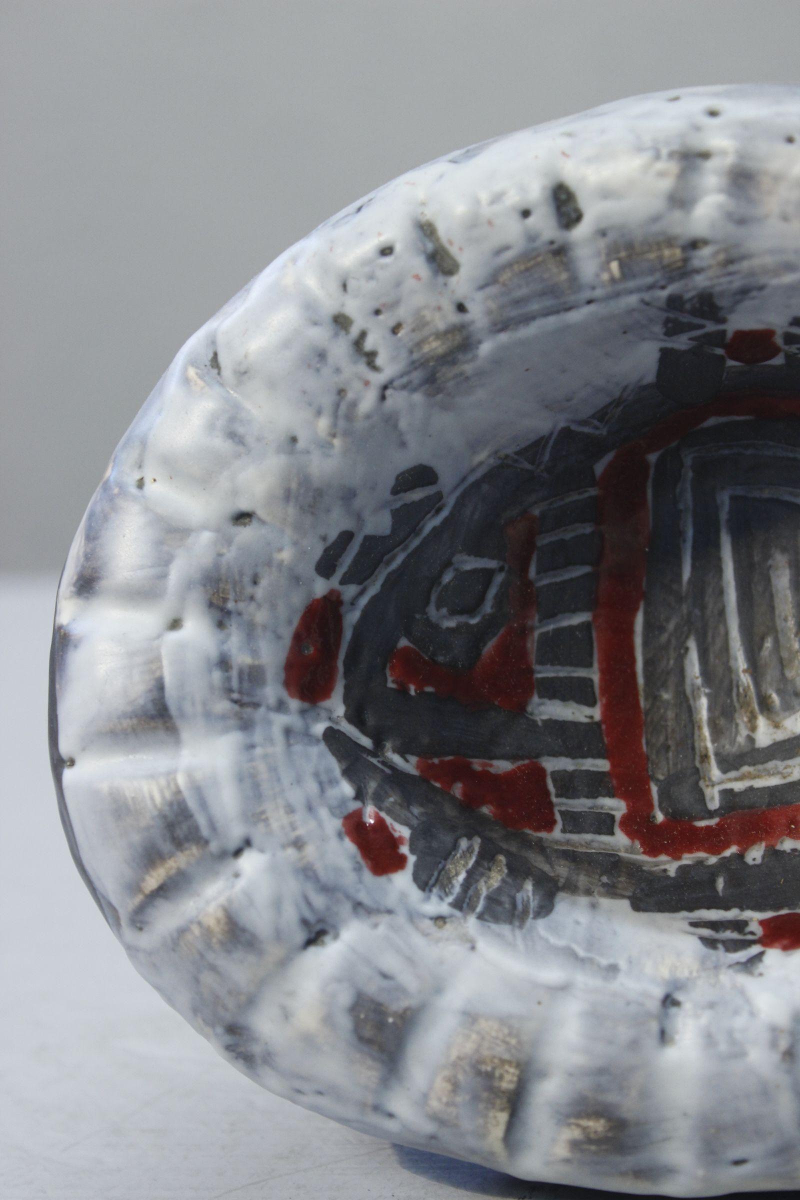 Glazed Vintage French Africanist ceramic ashtray by Lysiane & Yvon Bonnet, France 1970s