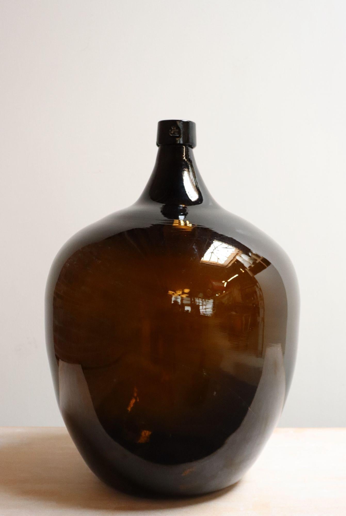 Damigiana di vetro ambrato francese d'epoca / Bonbonne Ambrée Brune in vendita 6