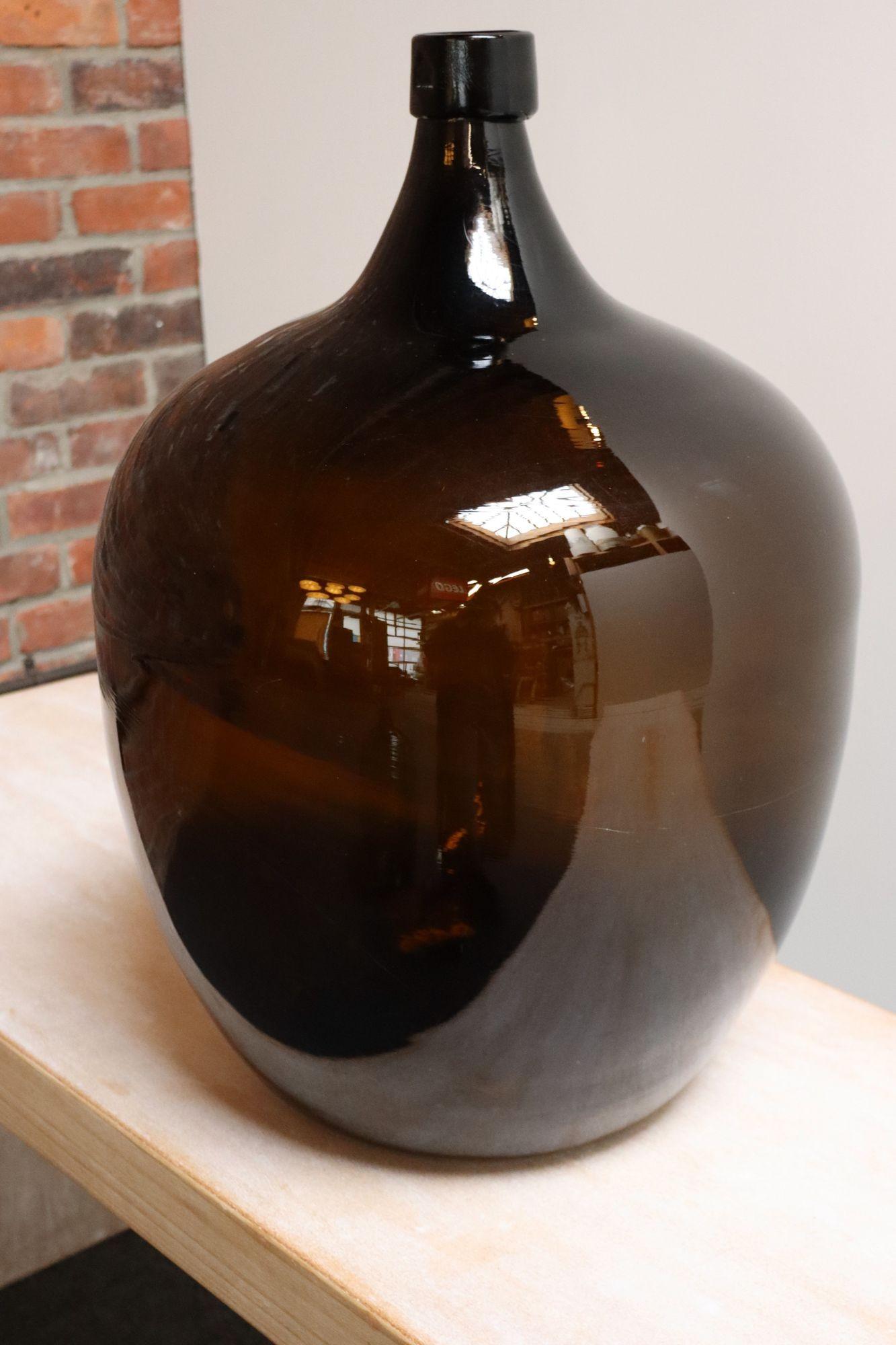 Damigiana di vetro ambrato francese d'epoca / Bonbonne Ambrée Brune in vendita 13