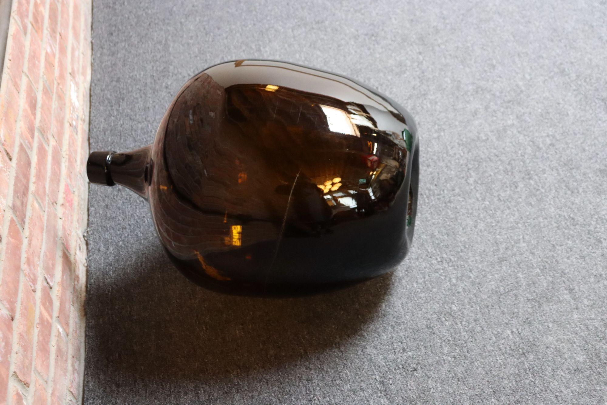 Damigiana di vetro ambrato francese d'epoca / Bonbonne Ambrée Brune in vendita 8