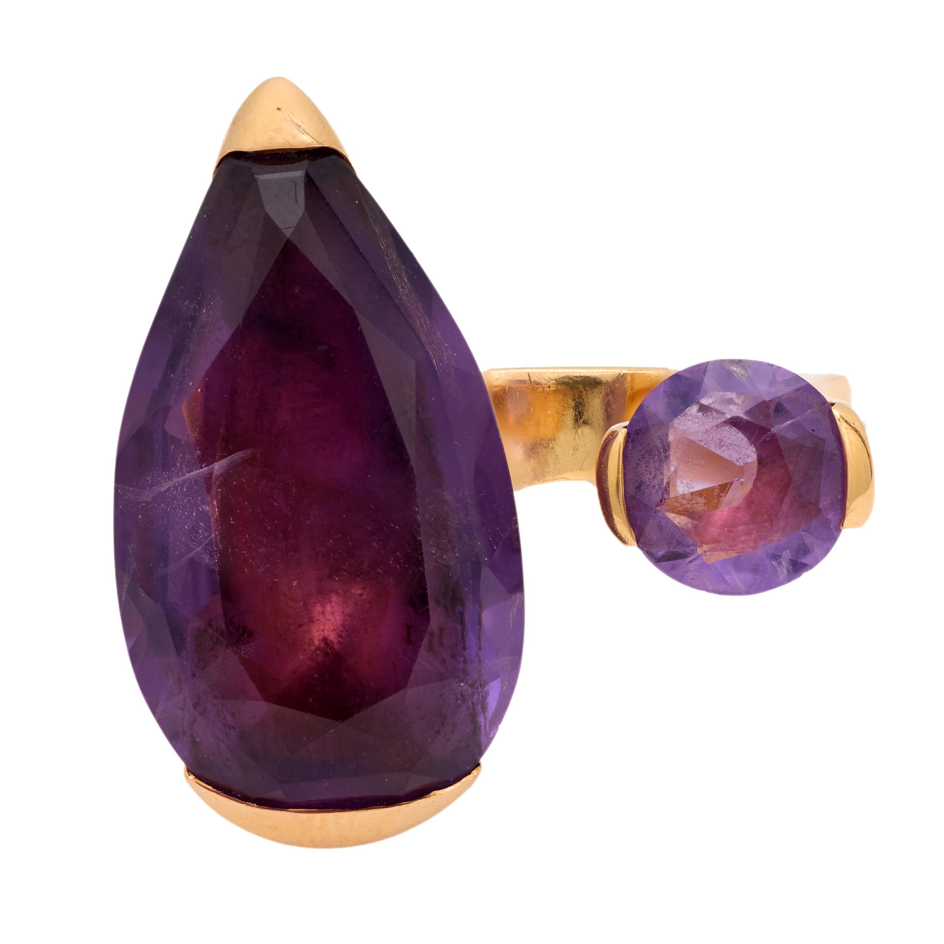 Vintage French amethyst 18k yellow gold cocktail ring In Good Condition For Sale In Beverly Hills, CA