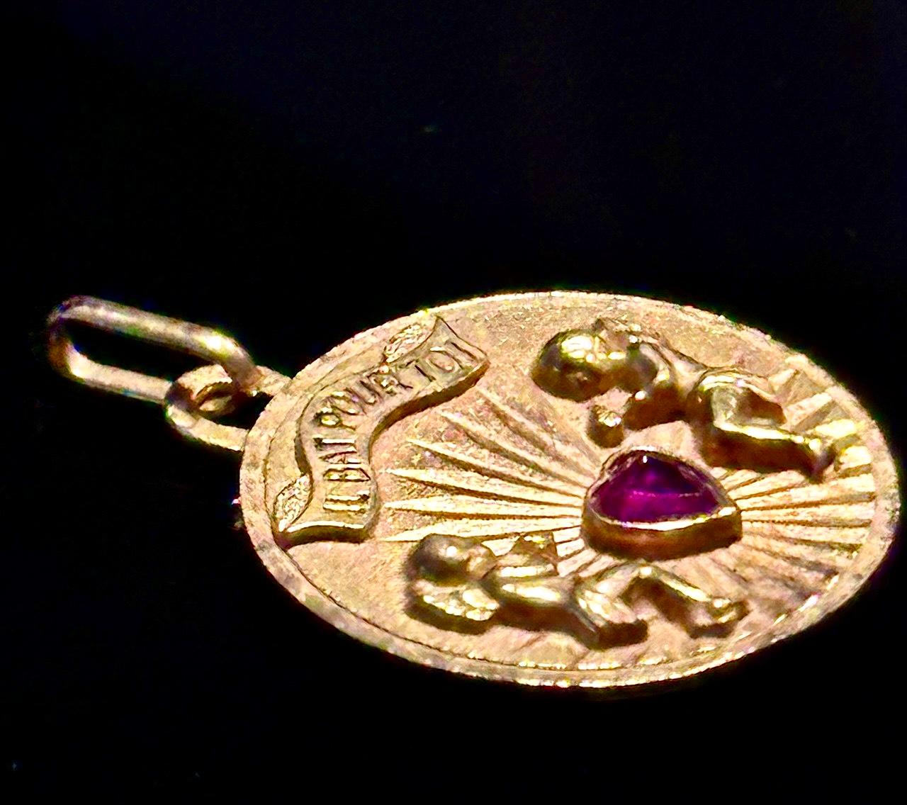 French Cut Vintage French Angel Cherub Pendant Il Bat Pour Toi Medal of Love 18K Gold