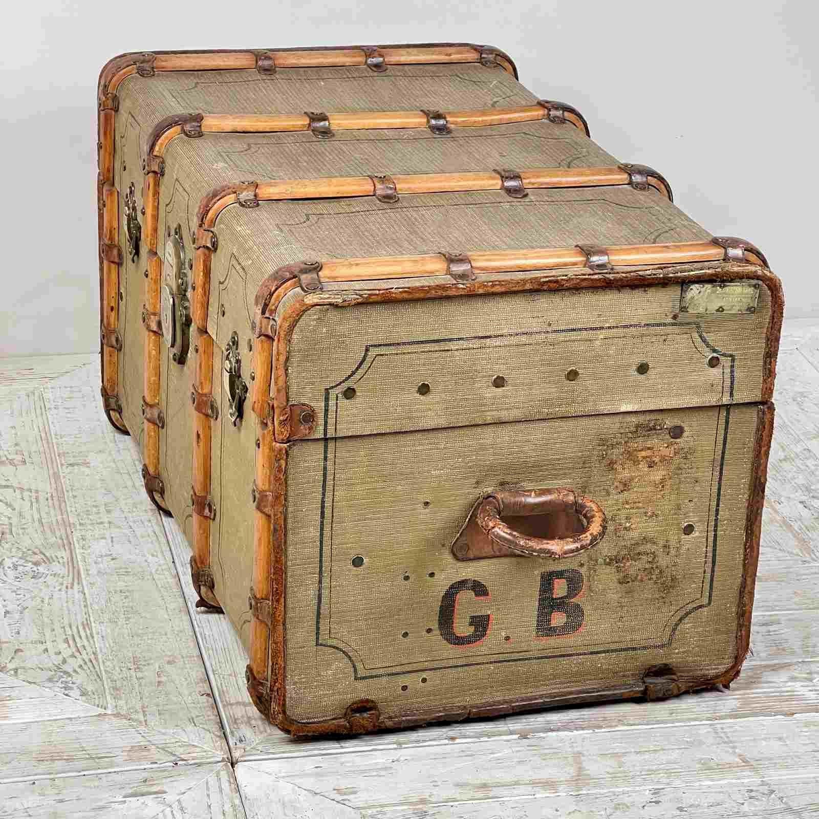 Französische antike Vintage-Reisetruhe im Vintage-Stil von Au Touriste Paris im Zustand „Gut“ in London, GB