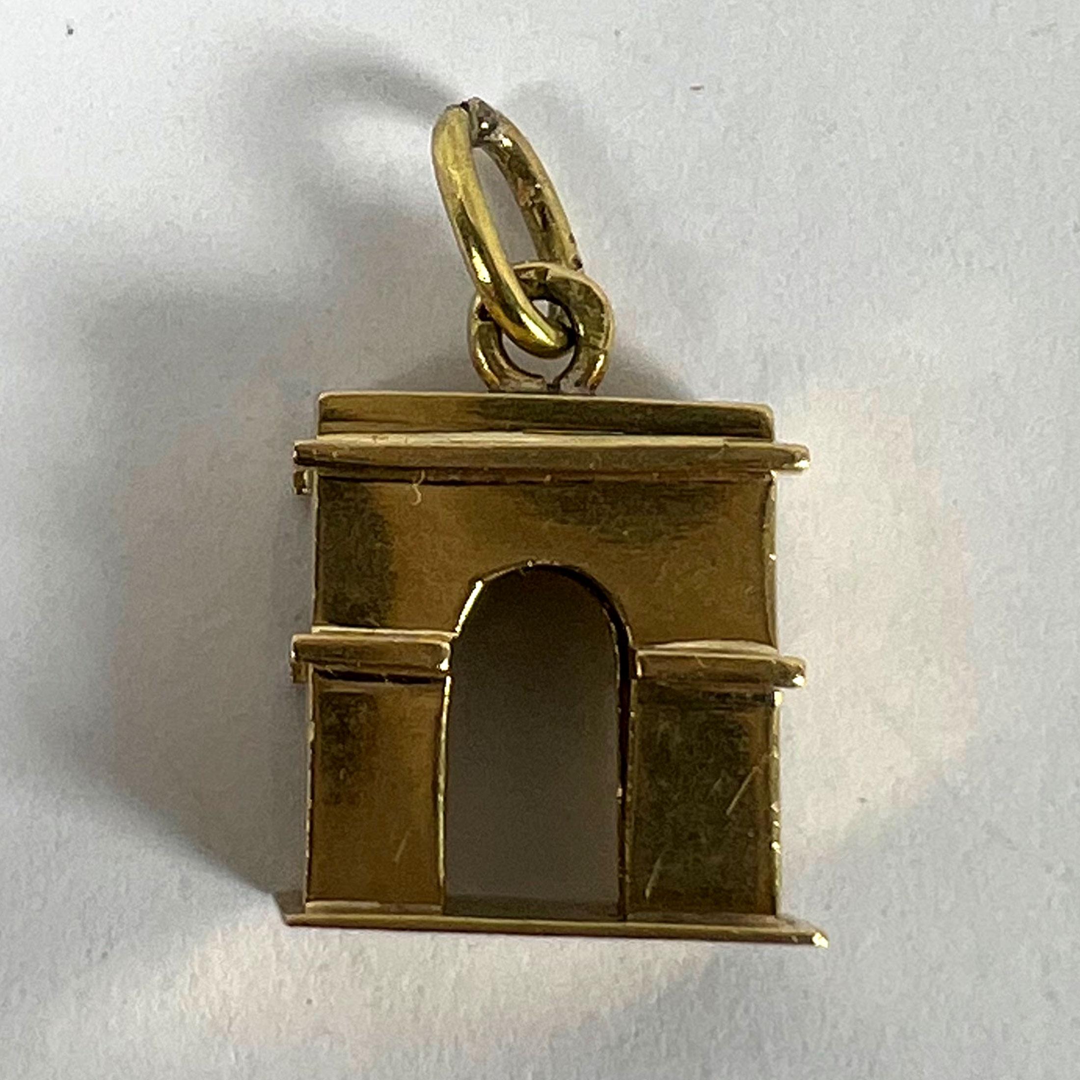 Ciondolo Charm d'epoca in oro giallo 18 carati con Arco di Trionfo Francese in vendita 8