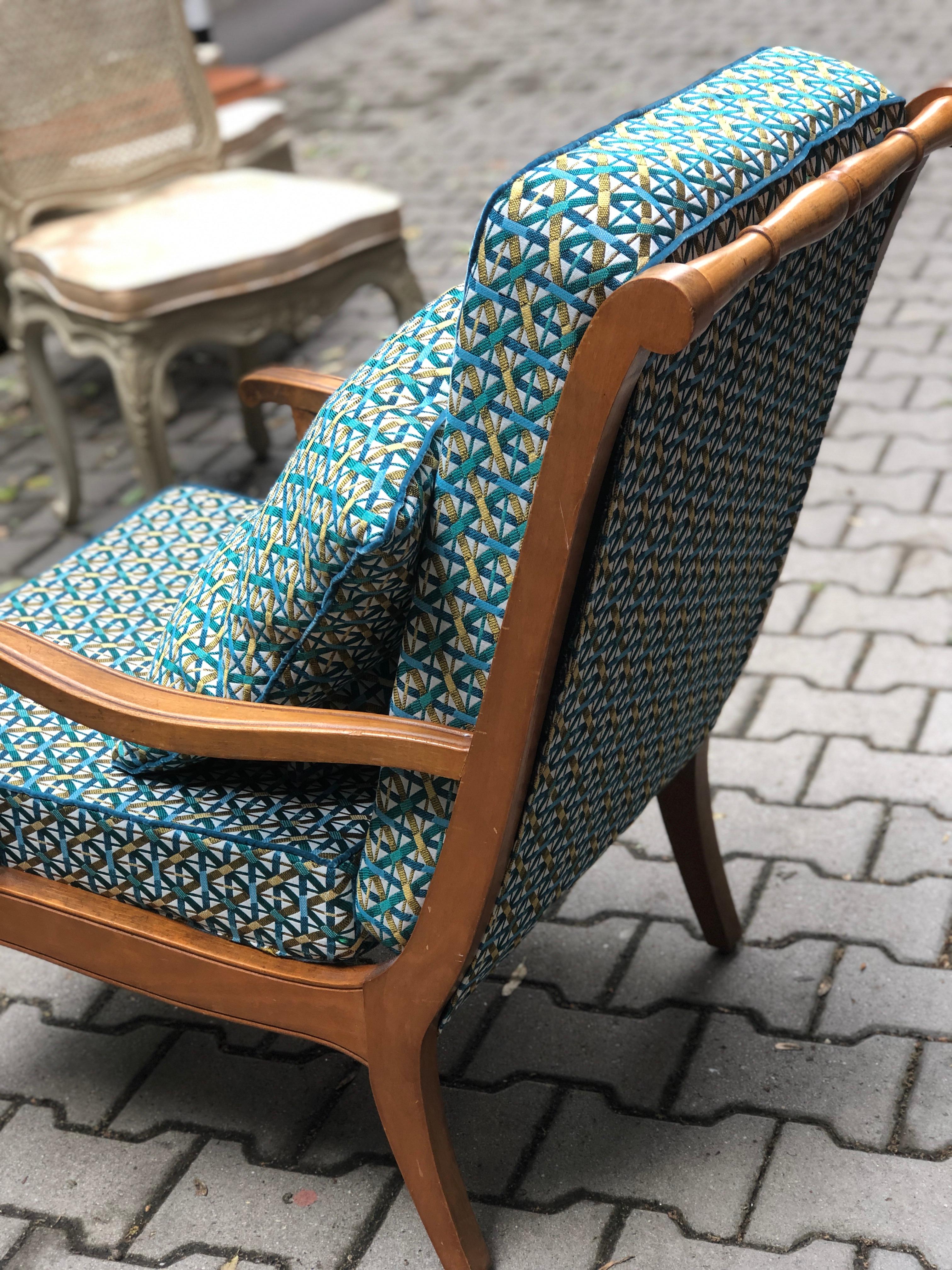 Vintage Französisch Sessel in handgeschnitztem Holz und schöne Polsterung im Angebot 1