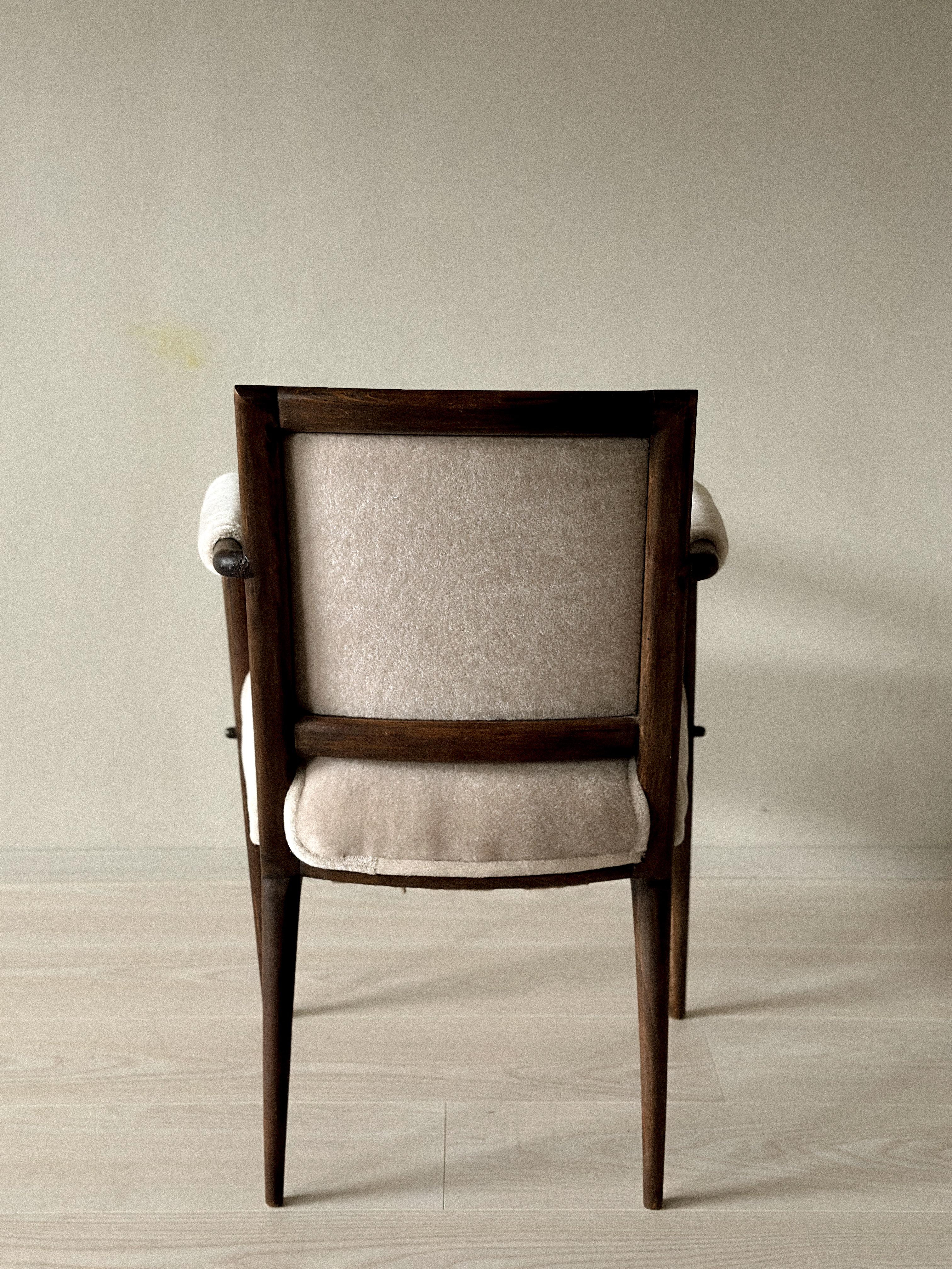 Poltrona francese d'epoca, struttura in Oak con rivestimento in Alpaca, c.C. 1950 in vendita 5