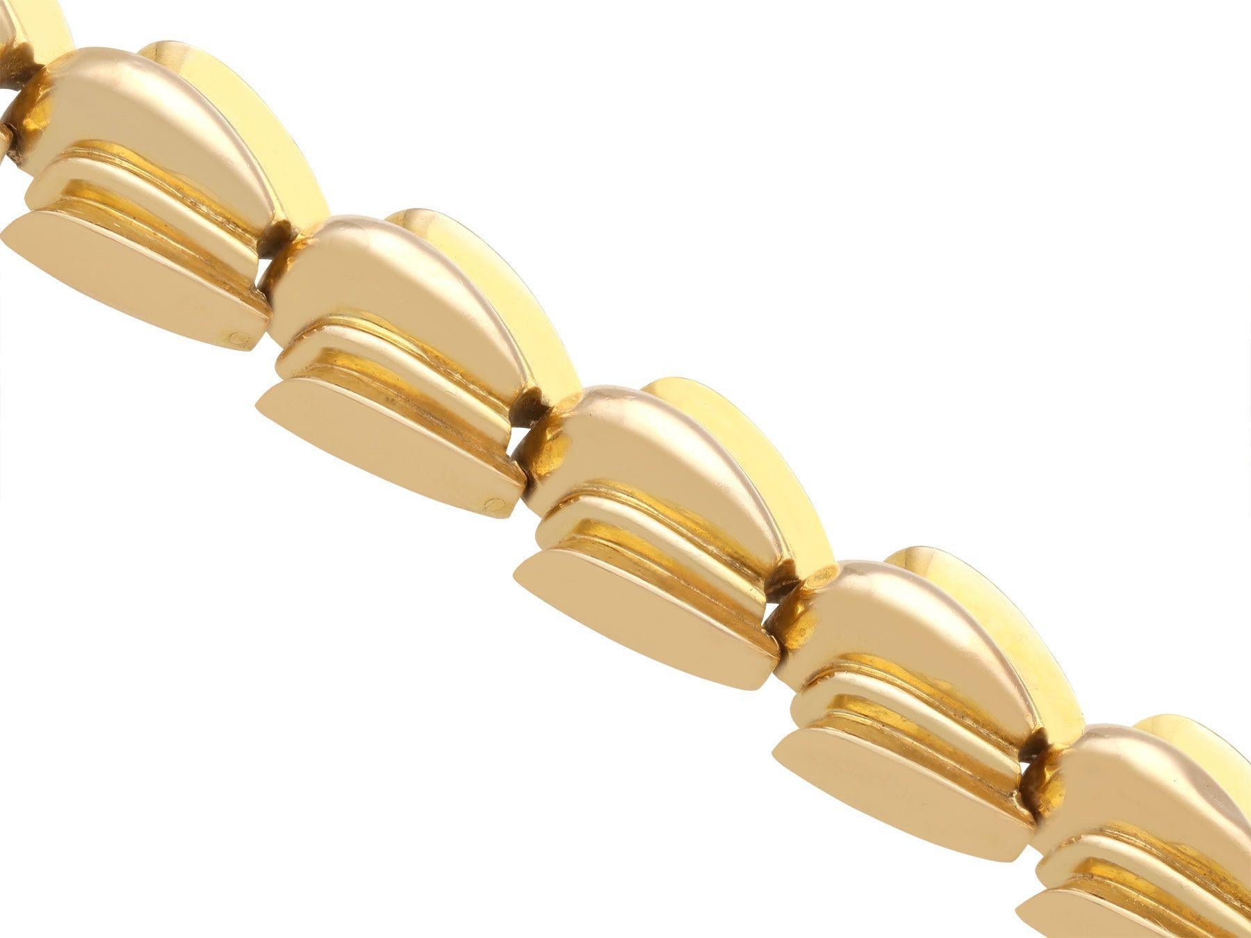 Vintage French Art Deco 1940s Yellow Gold Bracelet In Good Condition In Jesmond, Newcastle Upon Tyne