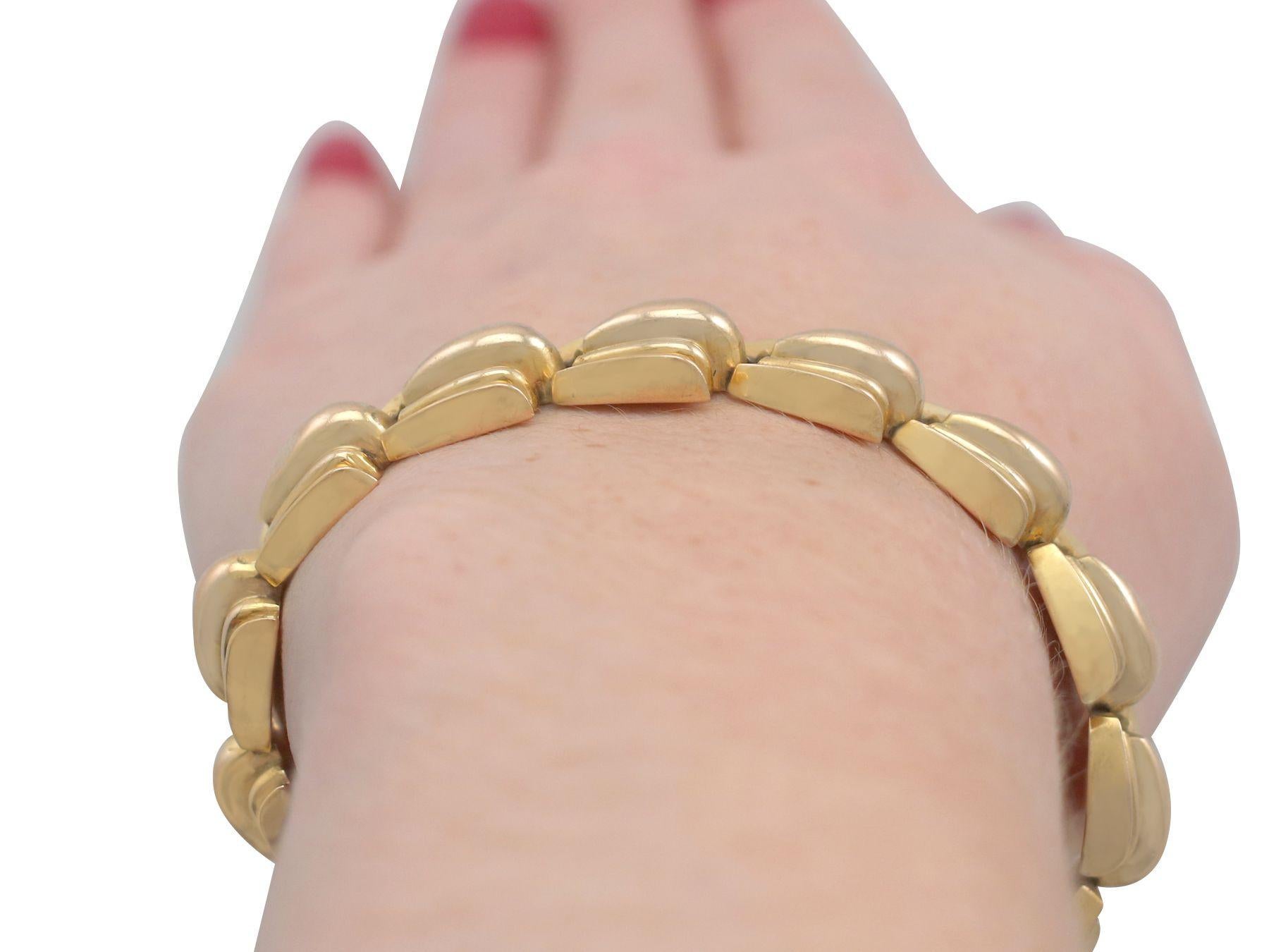 Vintage French Art Deco 1940s Yellow Gold Bracelet 5