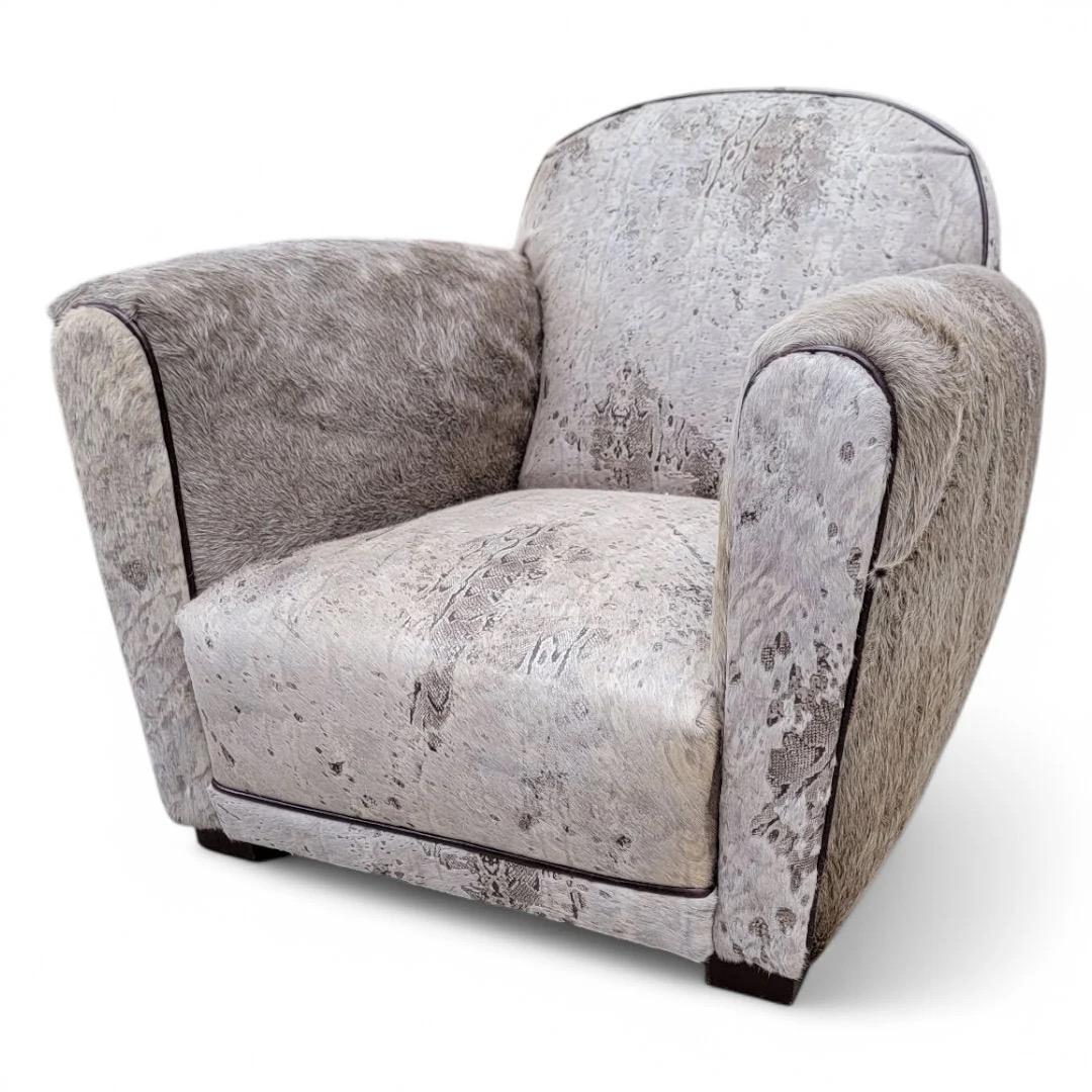 Französische Art-Déco-Clubsessel im Vintage-Stil, gepolstert mit hellgrauem Rindsleder, Paar im Angebot 1