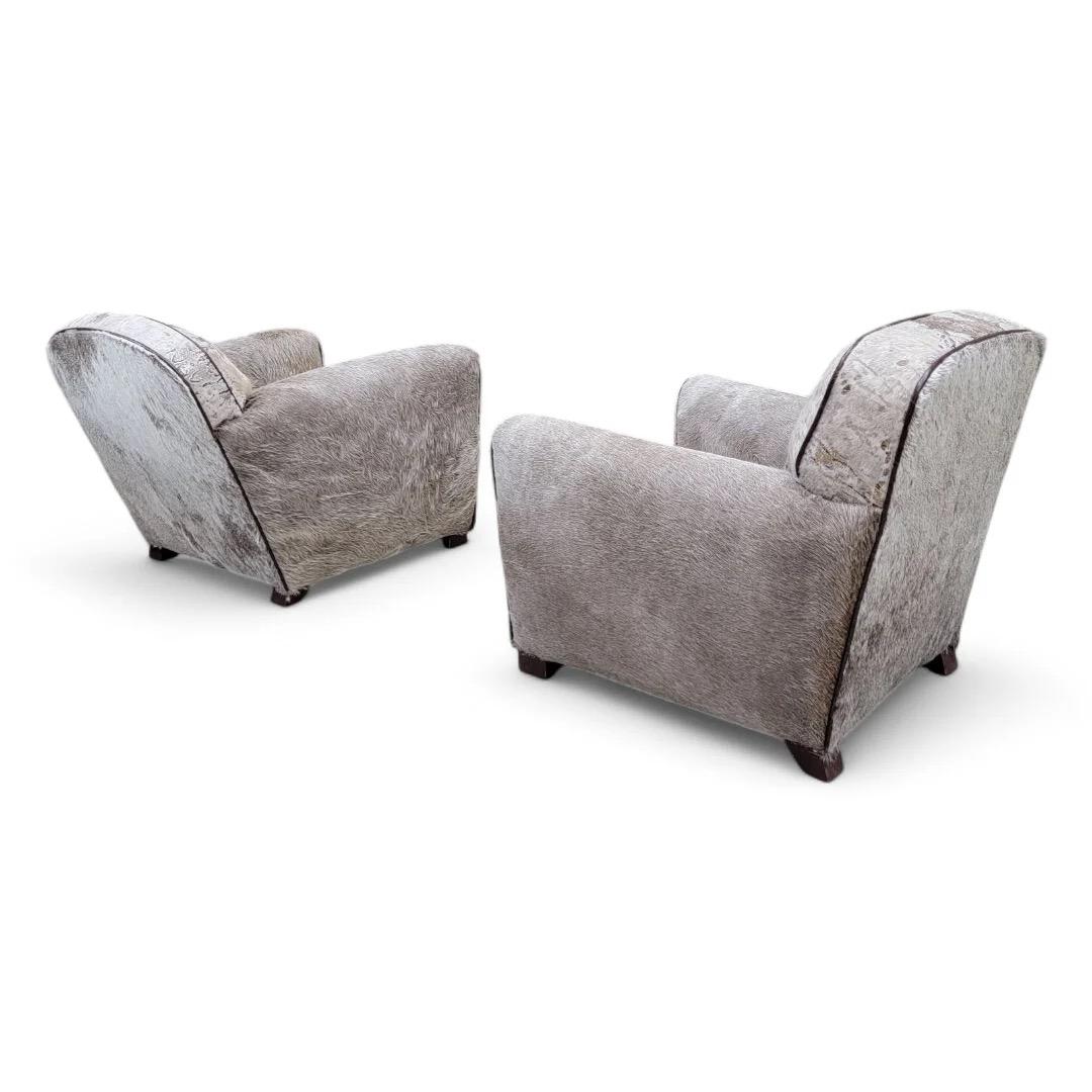Französische Art-Déco-Clubsessel im Vintage-Stil, gepolstert mit hellgrauem Rindsleder, Paar im Angebot 2