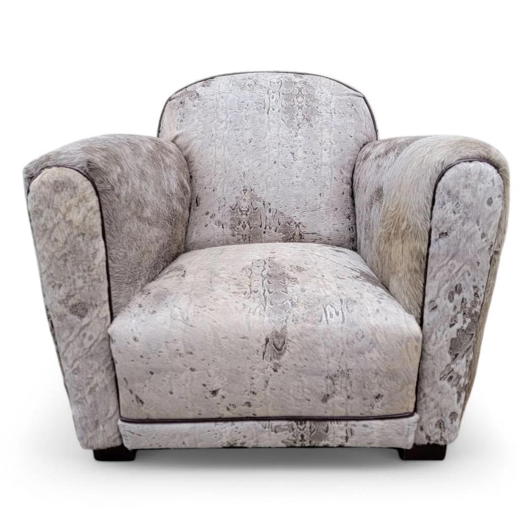 Französische Art-Déco-Clubsessel im Vintage-Stil, gepolstert mit hellgrauem Rindsleder, Paar im Angebot 3