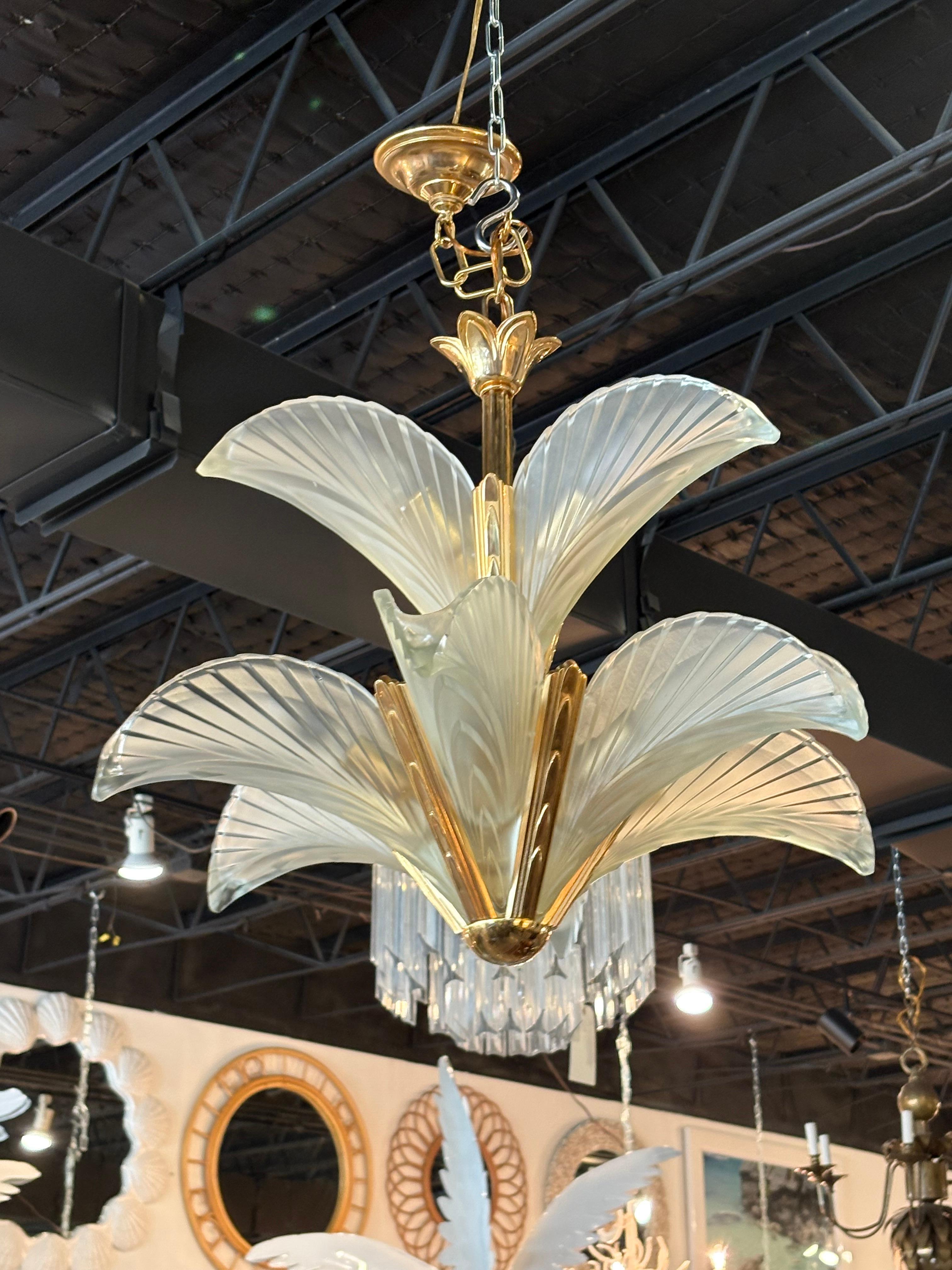Vintage French Art Deco Frosted Glass Bronze Palm Tree Leaf Feather Chandelier In Good Condition For Sale In West Palm Beach, FL