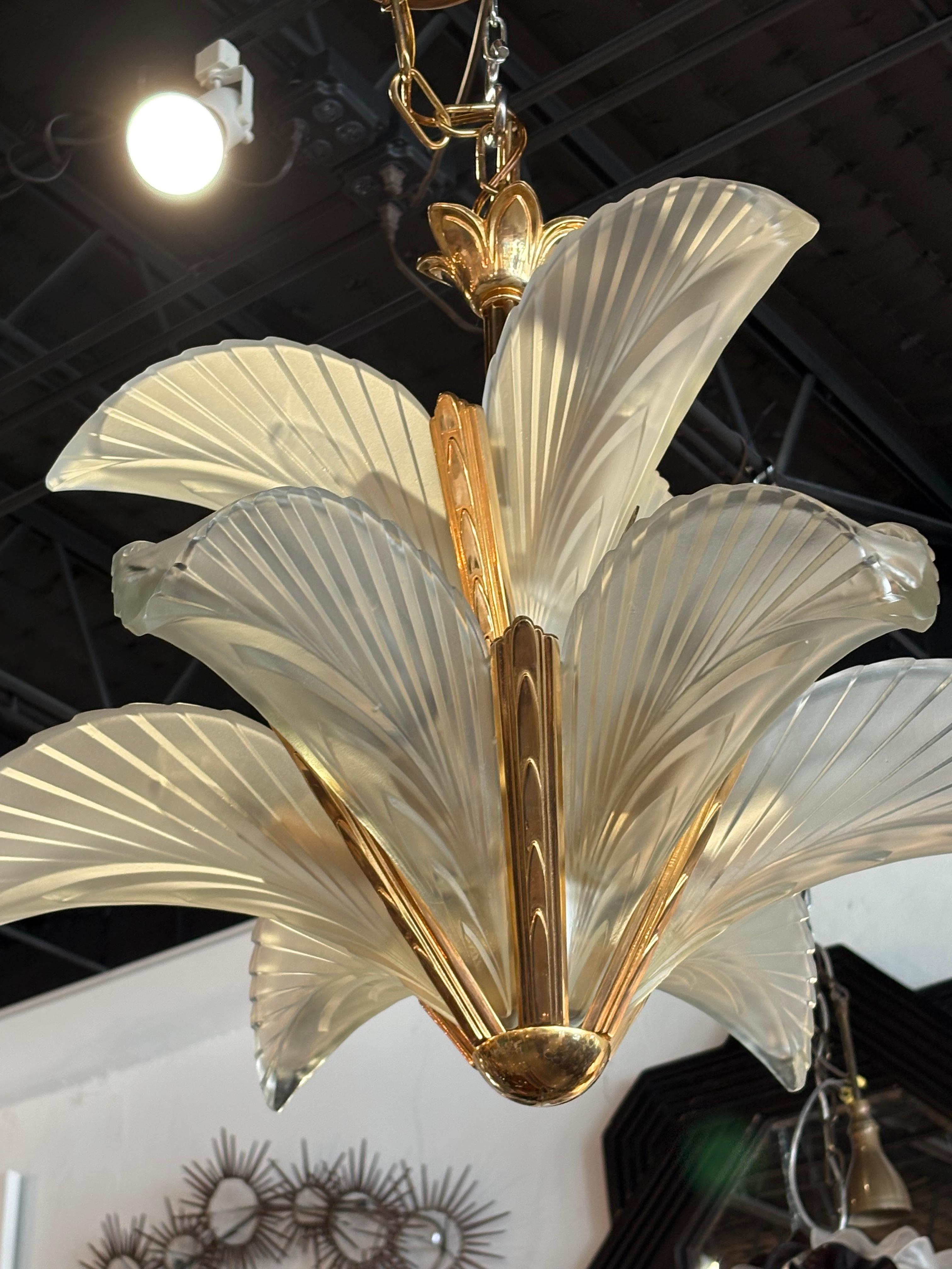 Vintage French Art Deco Frosted Glass Bronze Palm Tree Leaf Feather Chandelier For Sale 1