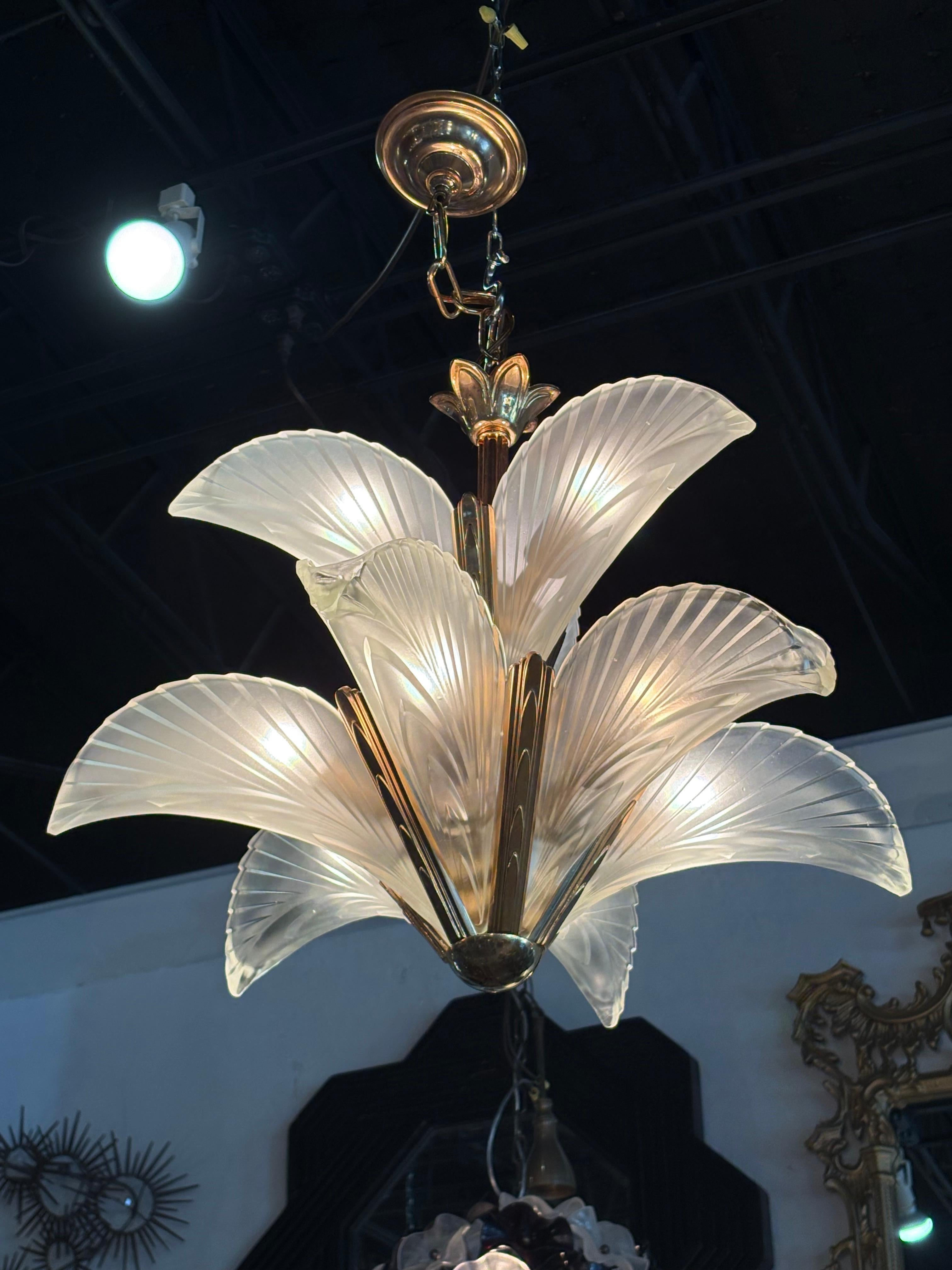 Vintage French Art Deco Frosted Glass Bronze Palm Tree Leaf Feather Chandelier For Sale 4
