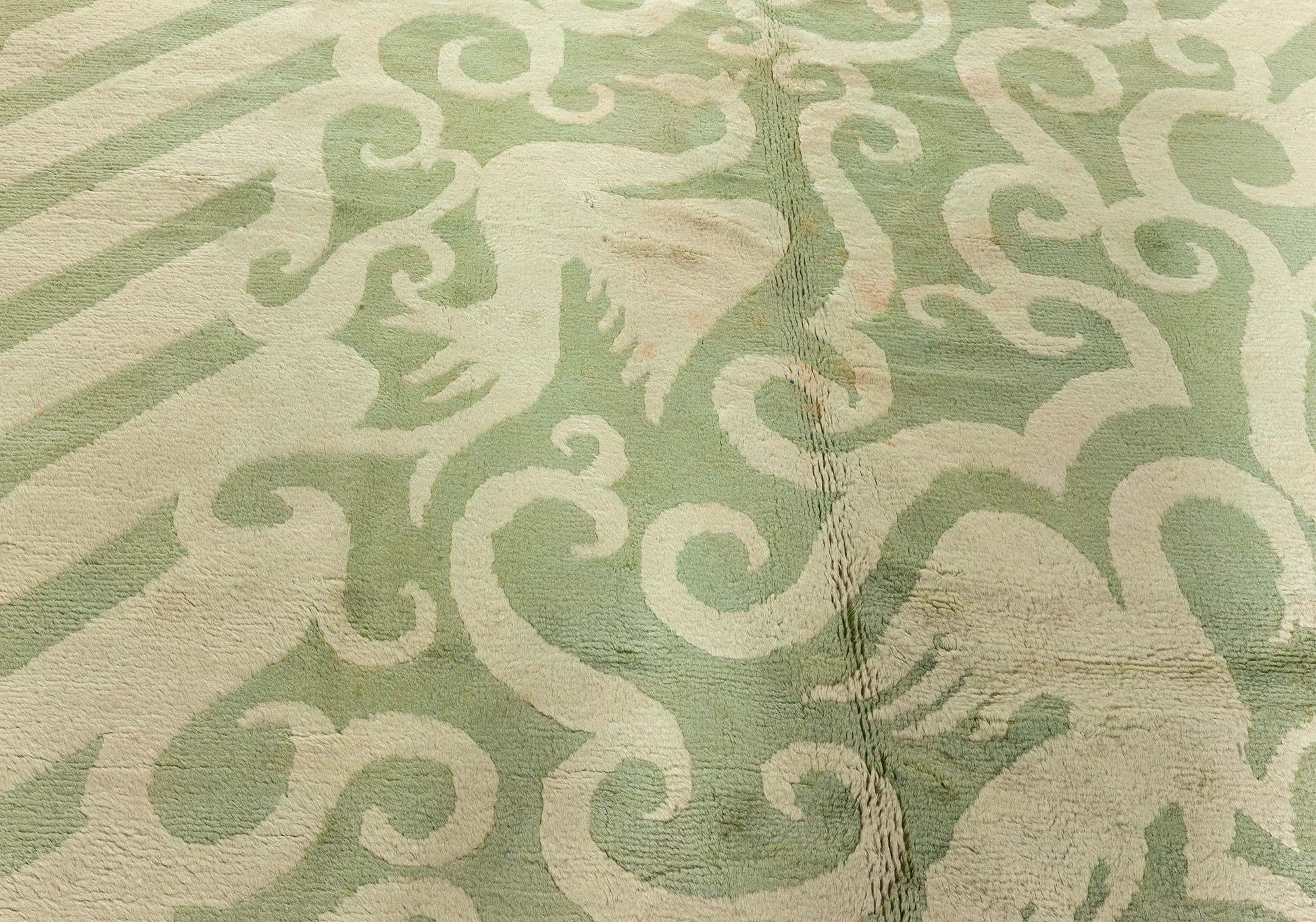 Vintage French Art Deco green handmade wool rug
Size: 8'2