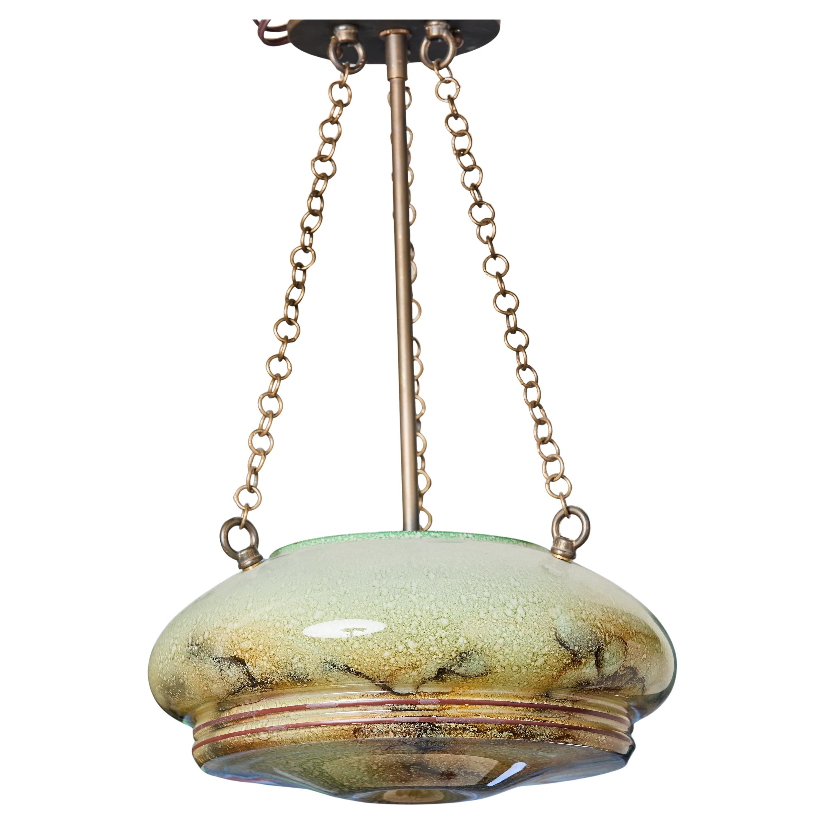 Lampe à suspension Art Déco française vintage en verre marbré en vente 5