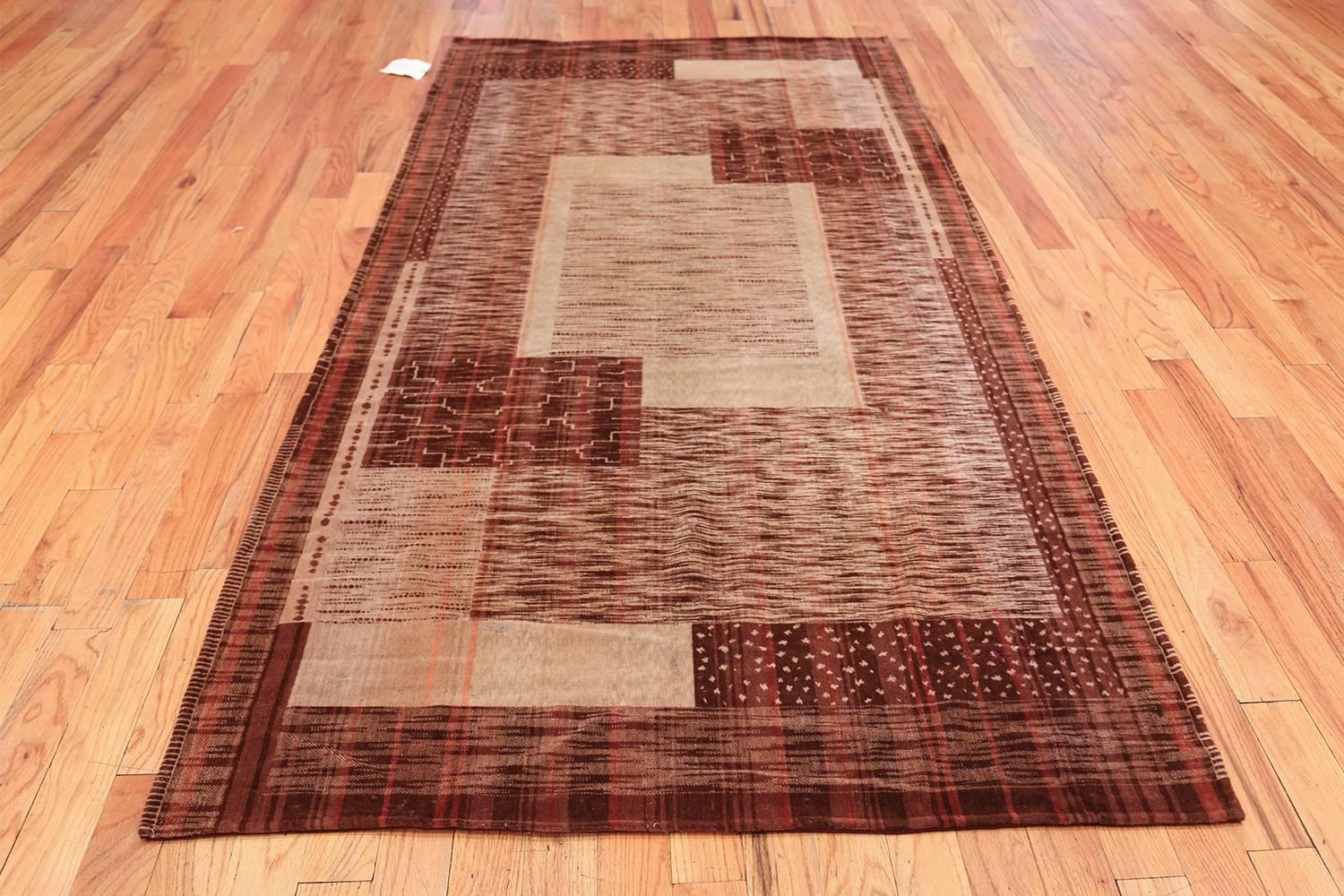 Vintage French Art Deco Rug. Size: 4 ft x 9 ft (1.22 m x 2.74 m) 2