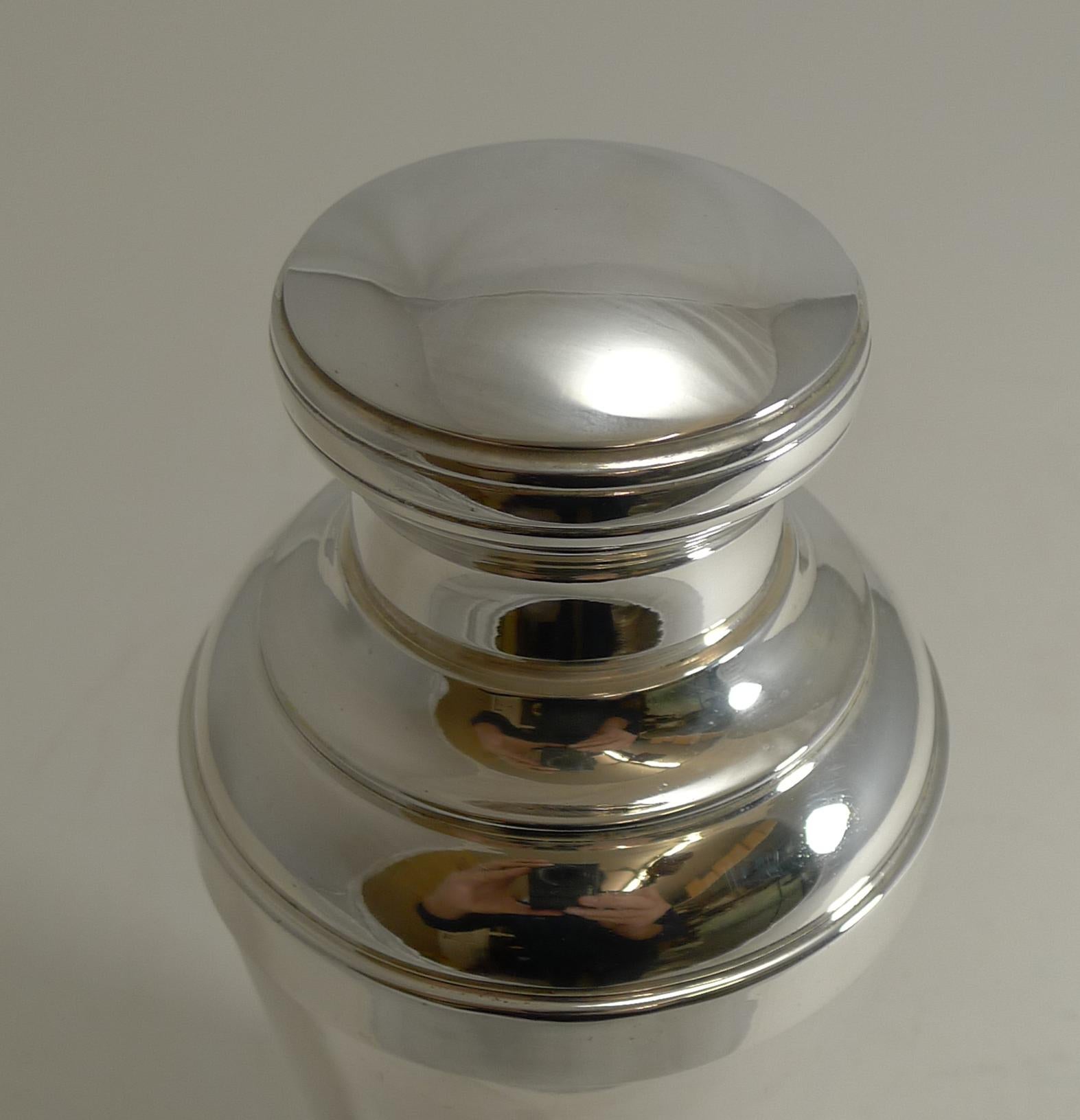 Vintage French Art Deco Silver Plated Cocktail Shaker, circa 1930 6