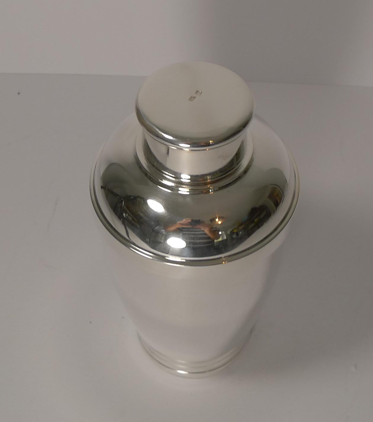 Mid-20th Century Vintage French Art Deco Silver Plated Cocktail Shaker, circa 1930