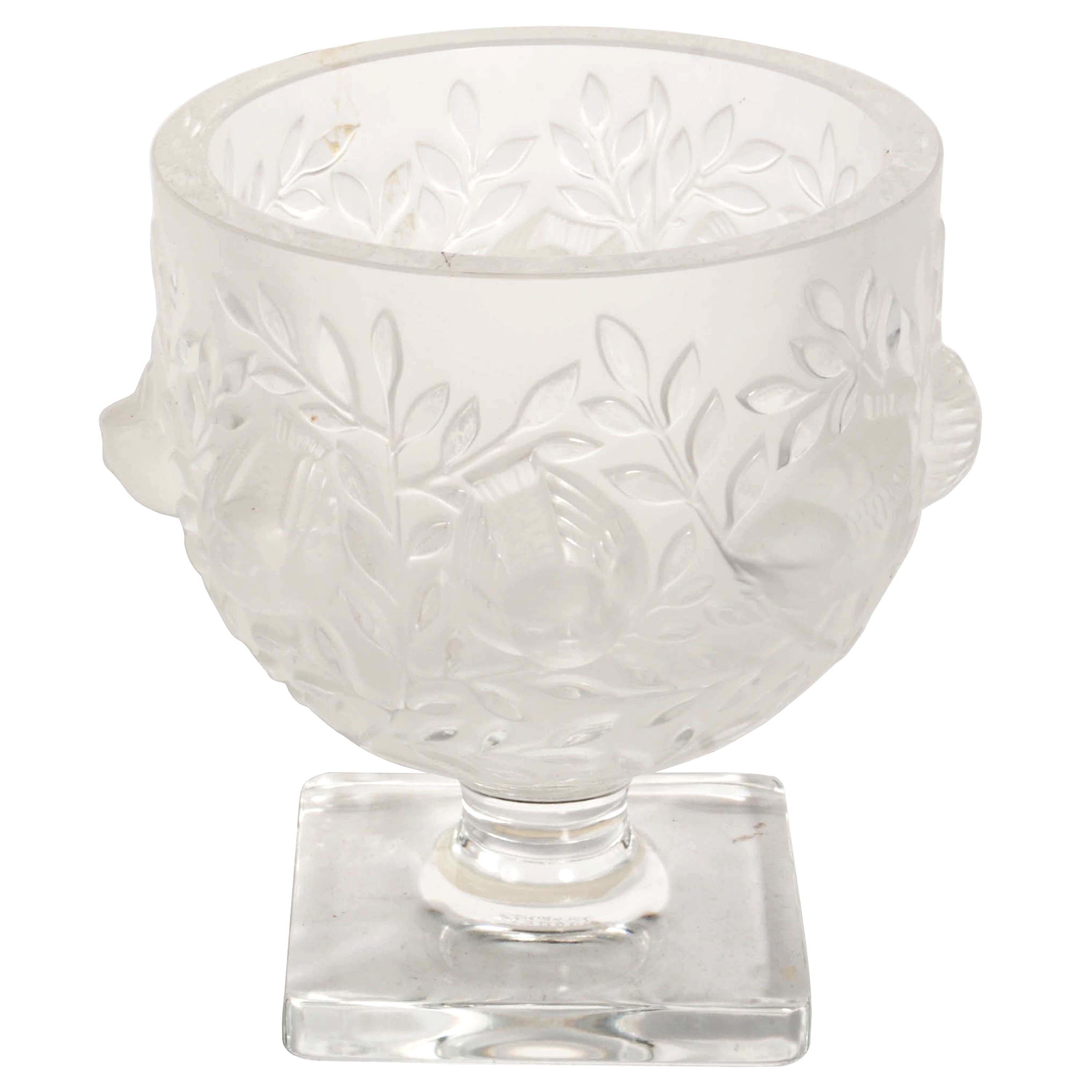 Vintage Francés Estilo Art Deco Lalique Elisabeth Jarrón de Cristal Coupe Firmado en Bueno estado para la venta en Portland, OR