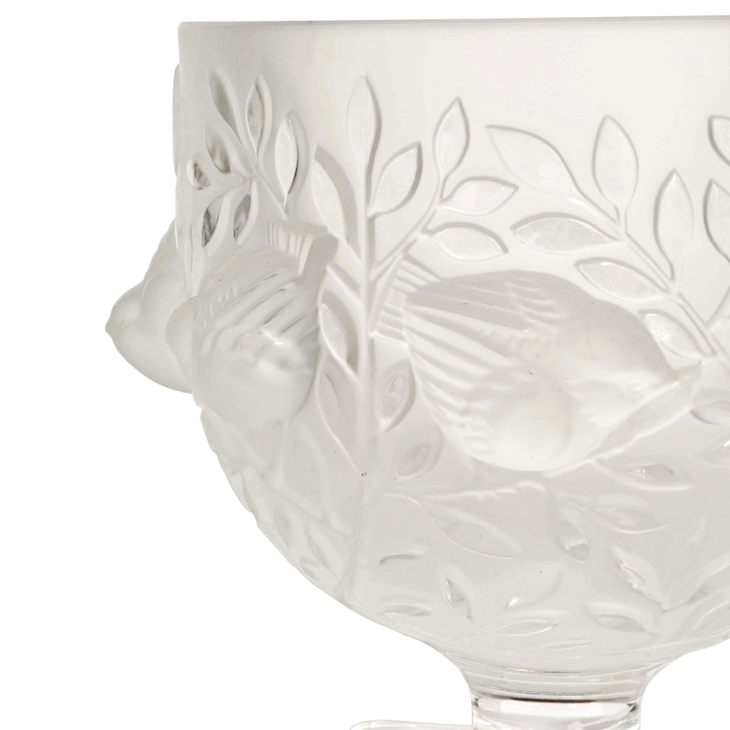 Vintage French Art Deco Style Lalique Elisabeth Crystal Glass Vase Coupe Signed In Good Condition For Sale In Portland, OR