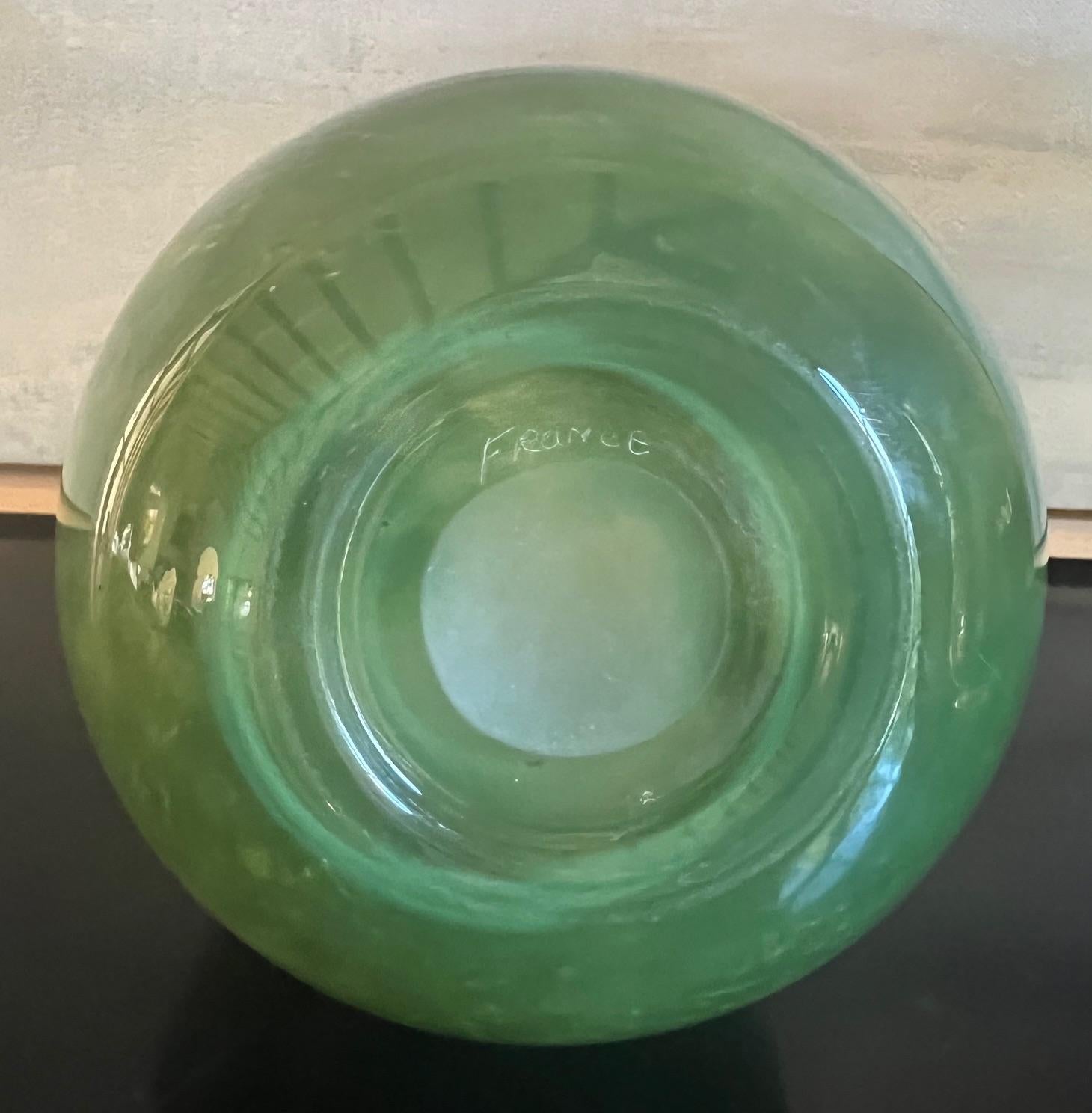 Vintage Französisch Kunstglas Vase im Angebot 5