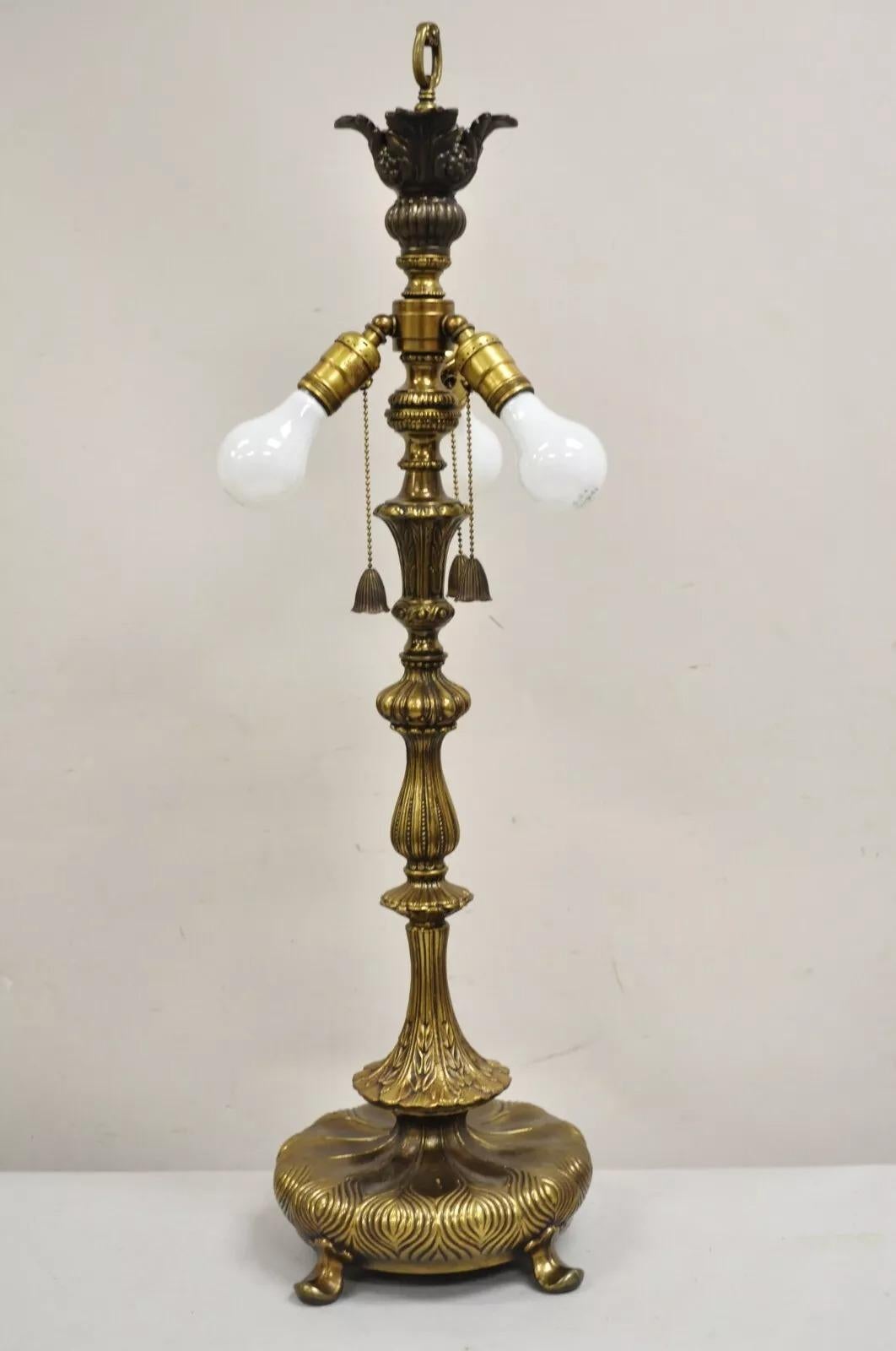 Lampe de bureau lotus vintage en métal Art Nouveau français 3 feux en laiton en vente 2