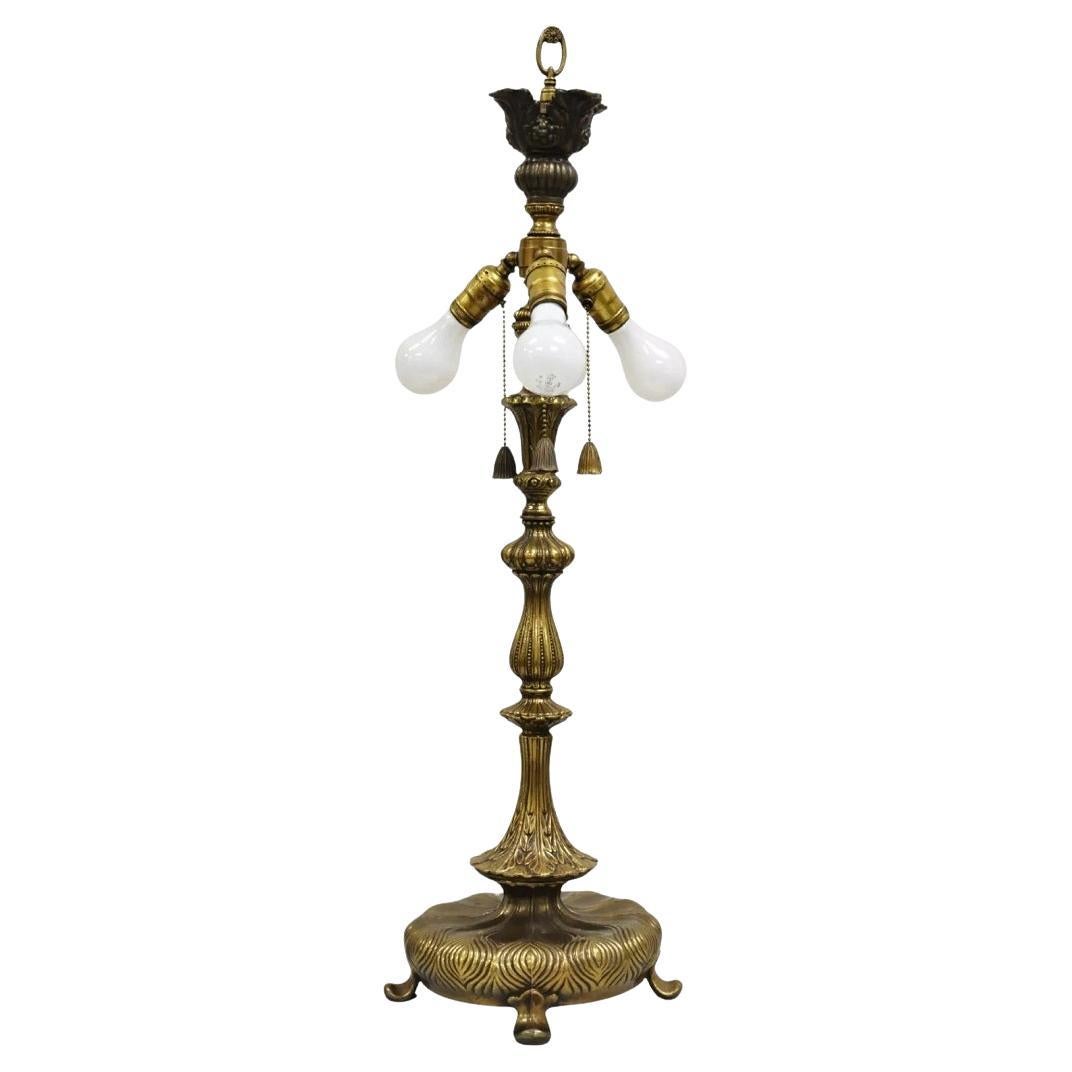 Französische Lotus-Kerzenleuchter-Tischlampe aus Messing, Art nouveau-Stil, Metall, 3 Lichter, Vintage