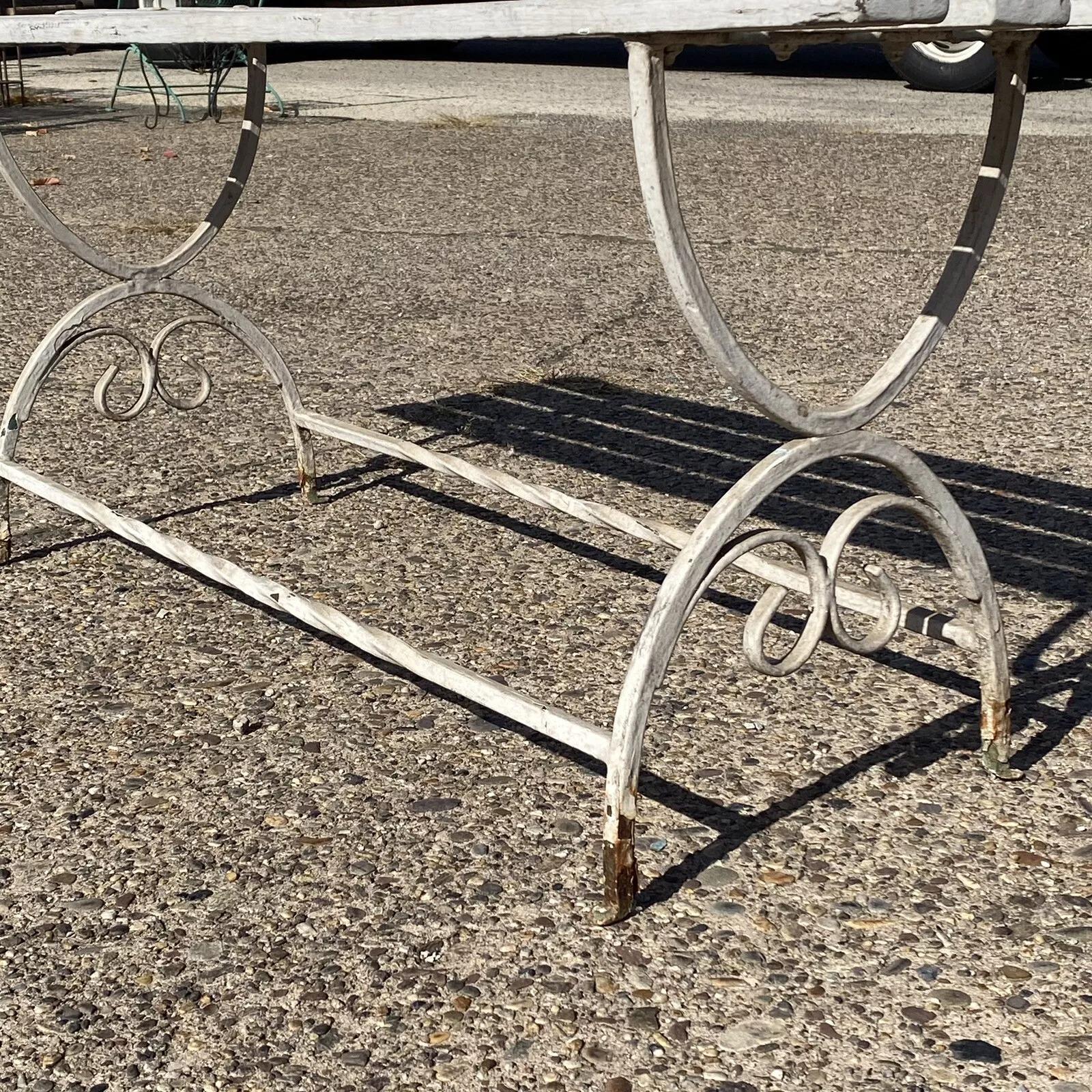 Vintage French Art Nouveau Scrolling Wrought Iron Wooden Slat Garden Patio Bench In Good Condition For Sale In Philadelphia, PA