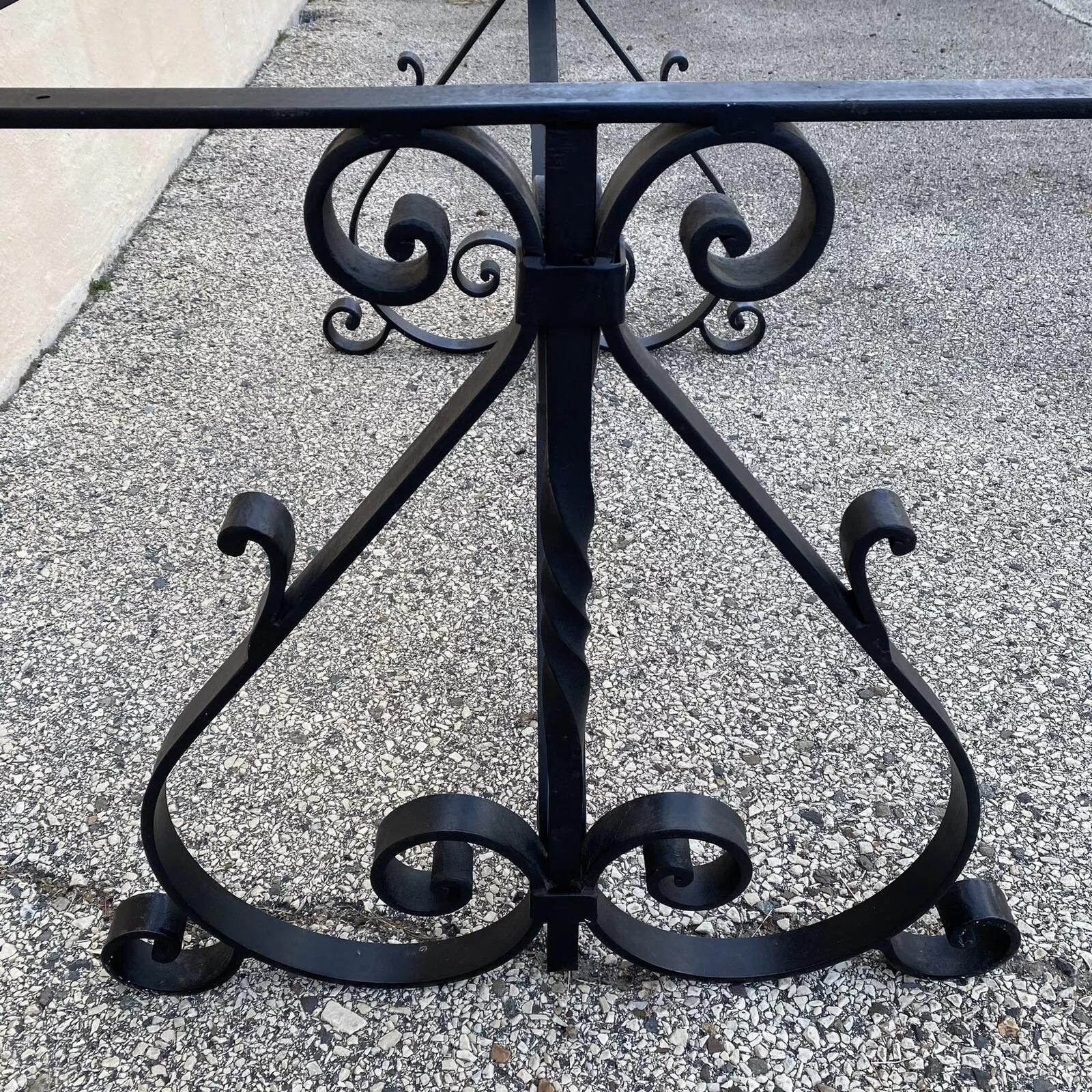 Art nouveau Vintage French Art of Vintage Style Black Wrought Iron Scrolling Dining Table Base en vente