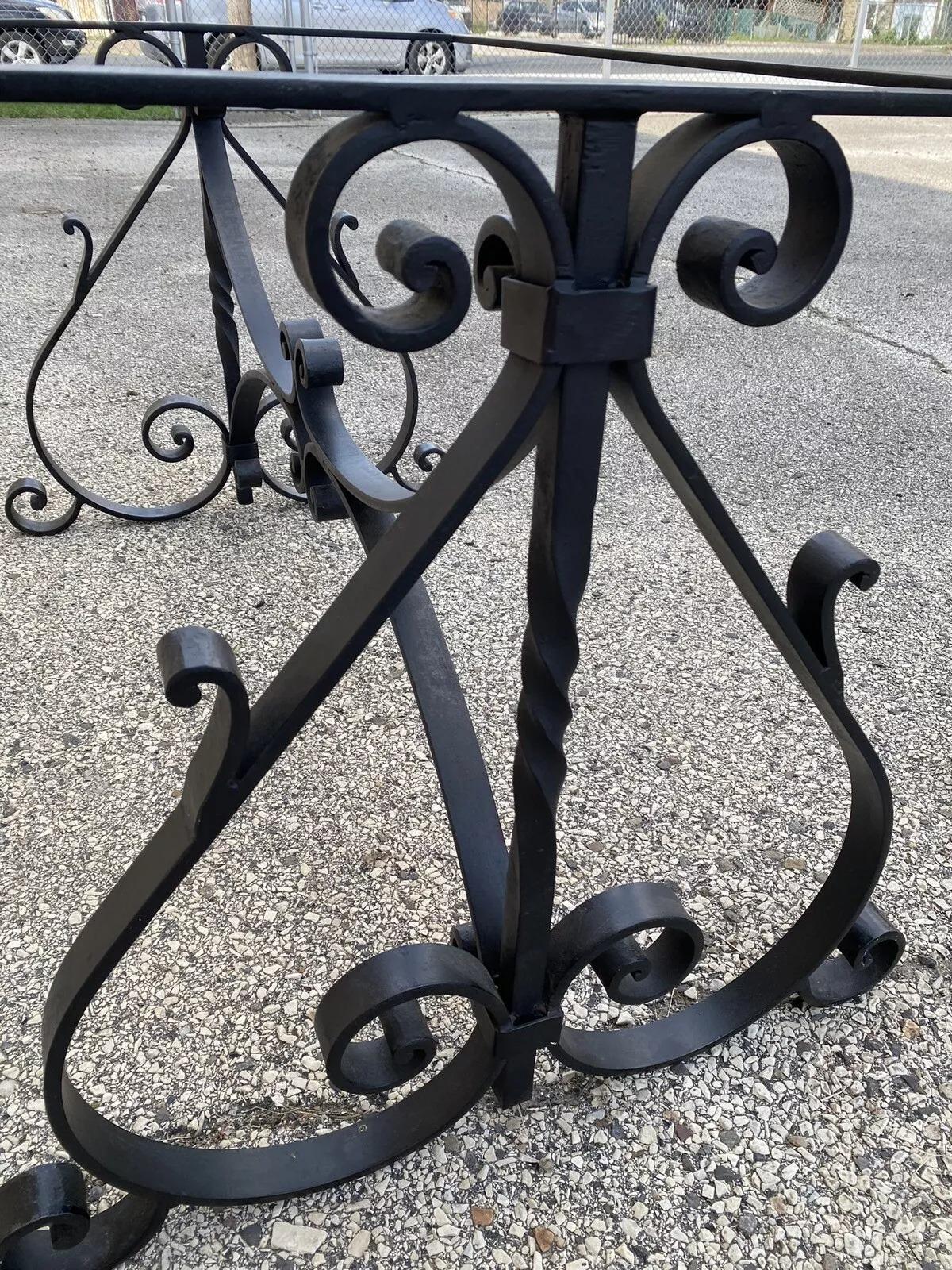 Inconnu Vintage French Art of Vintage Style Black Wrought Iron Scrolling Dining Table Base en vente