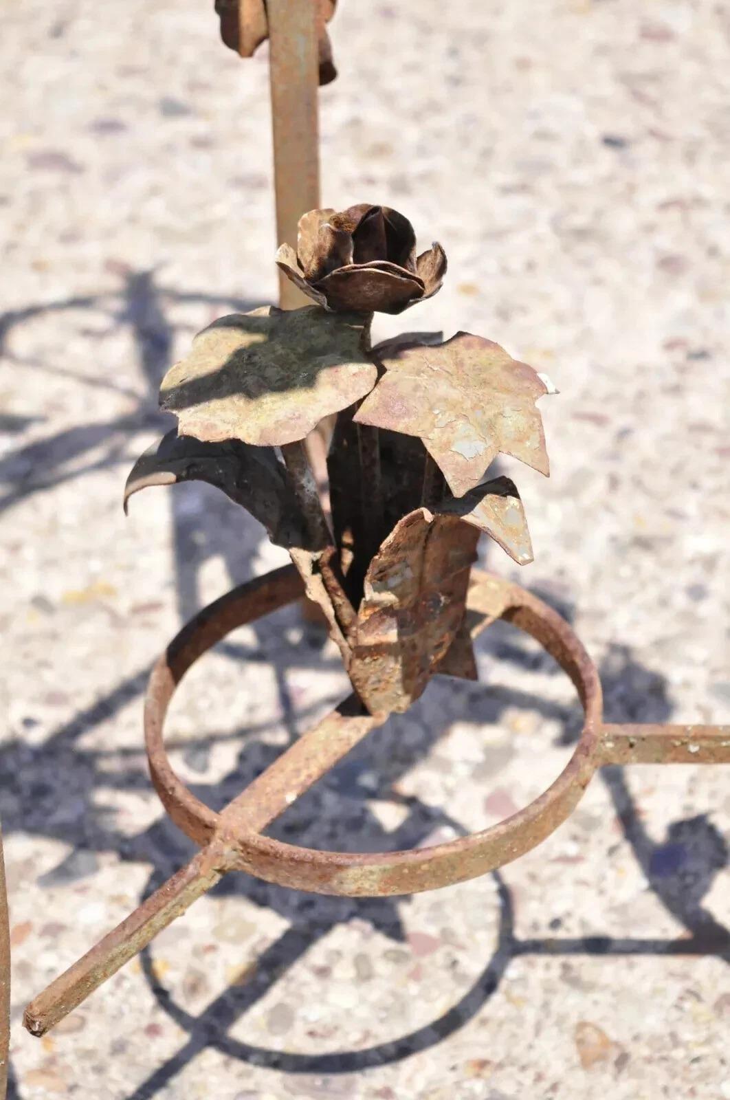Vintage French Art Nouveau Wrought Iron Leaf Vine Garden Planter Pot Plant Stand en vente 5