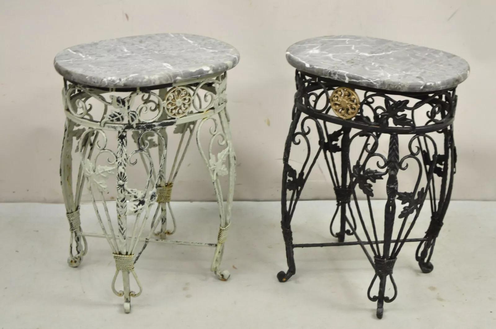 Pareja de mesas auxiliares francesas Art Nouveau de hierro forjado con tapa de mármol pintado en venta 6