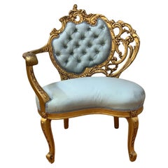 Chaise d'appoint française vintage asymétrique de style néo-baroque dorée et touffetée