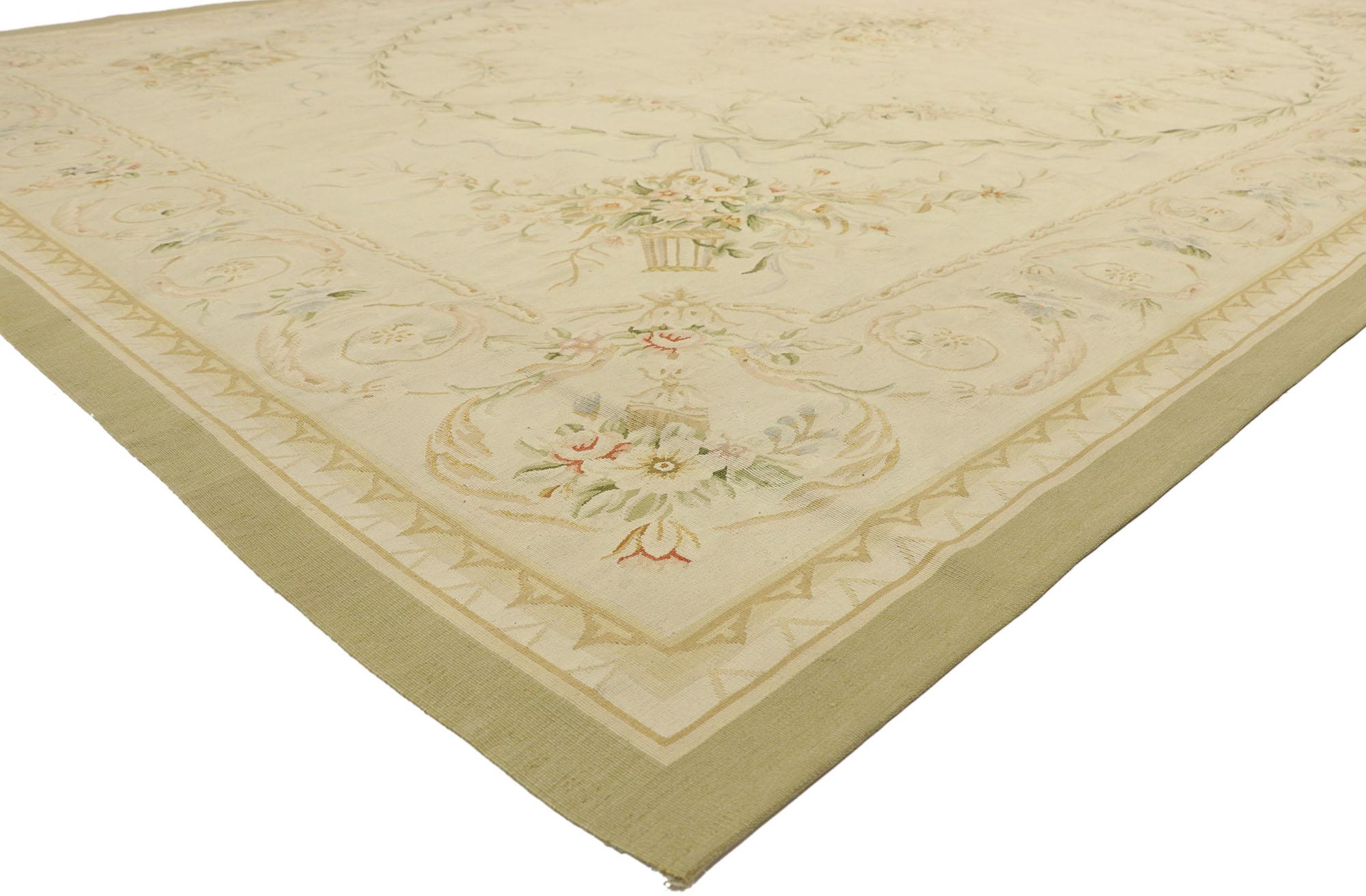 76743 vintage French Aubusson Chinese Area rug with Chintz Victorian style. Drawing inspiration from Mario Buatta and Chintz style, this charming vintage French Aubusson Chinese area rug is patterned with a central medallion of rose-like flowers