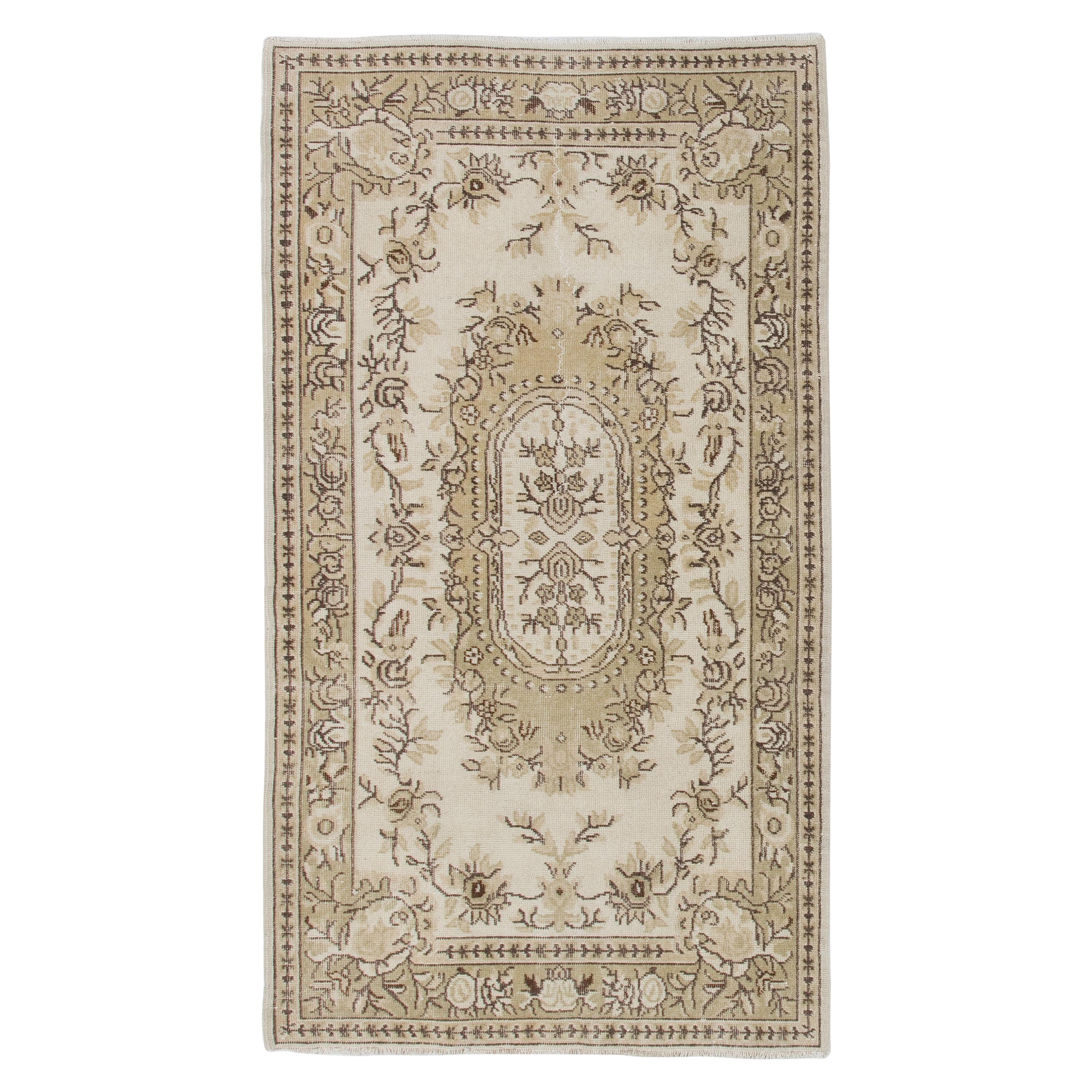 4x7 ft Vintage French Aubusson Inspired Wool Hand-knotted Rug in Soft Colors For Sale