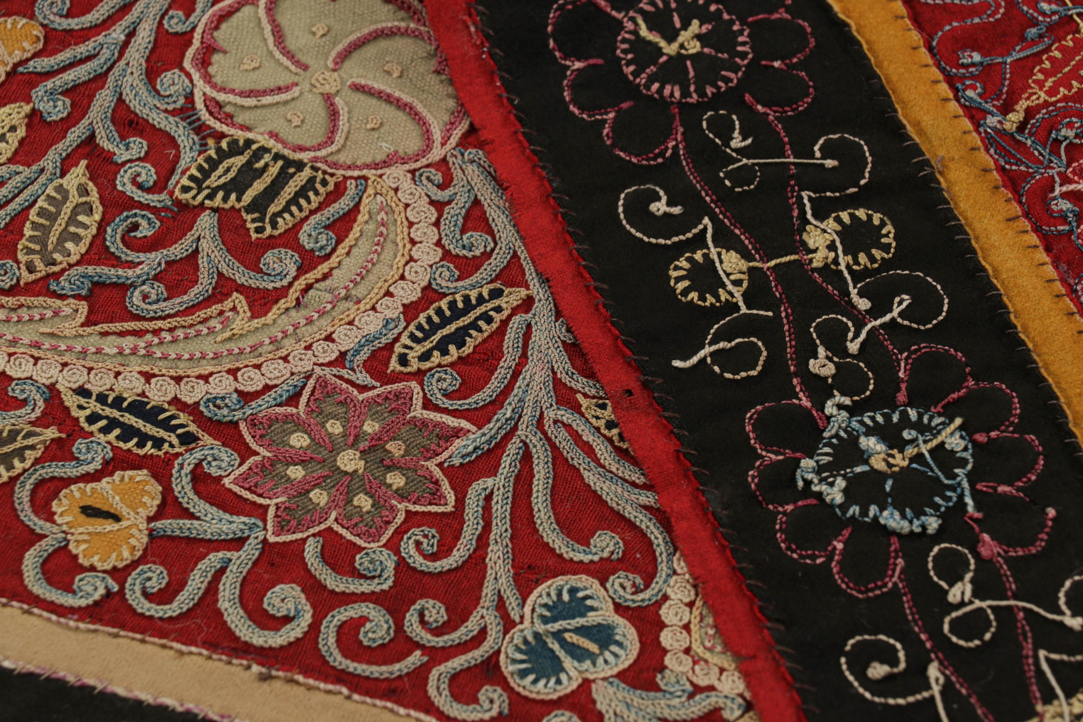 Tappeto Aubusson francese vintage in beige con medaglioni geometrici - Rug & Kilim in vendita 1