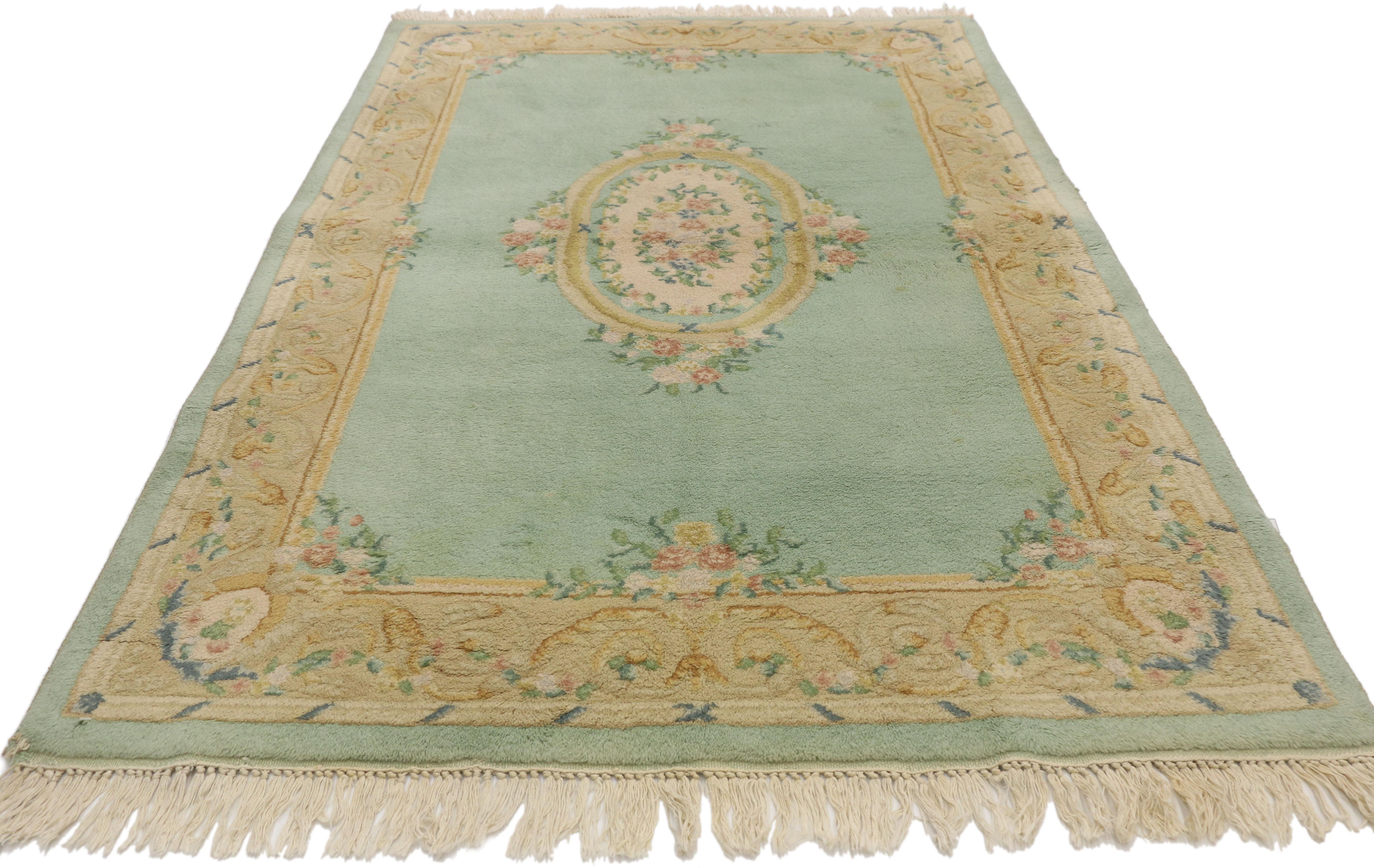 Georgien Vieux tapis français de style Aubusson avec style rococo géorgien français
