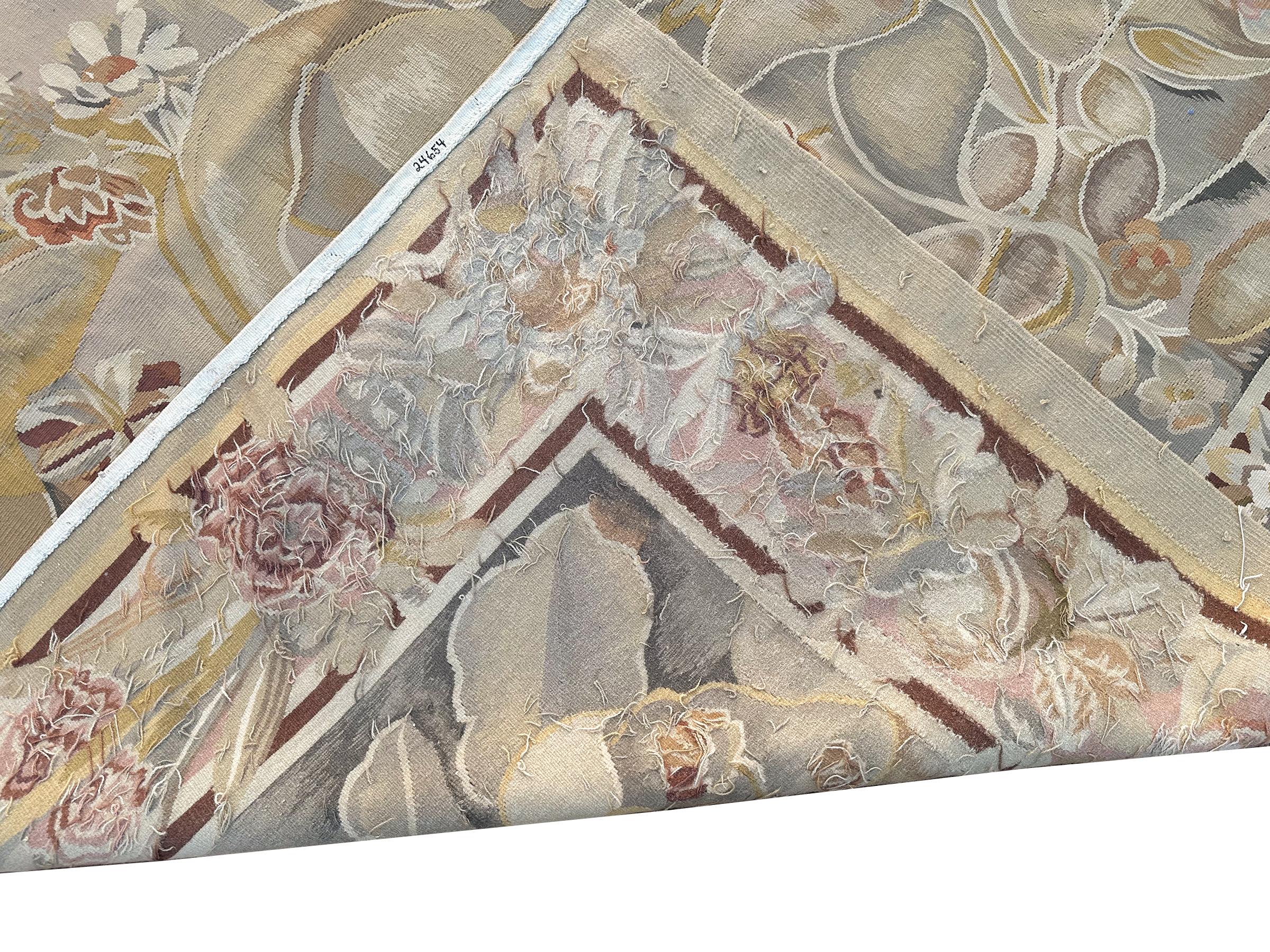 Vintage French Aubusson Tapestry Rug Art Nouveau Bold 9x9 Square 256cm x 285cm For Sale 5