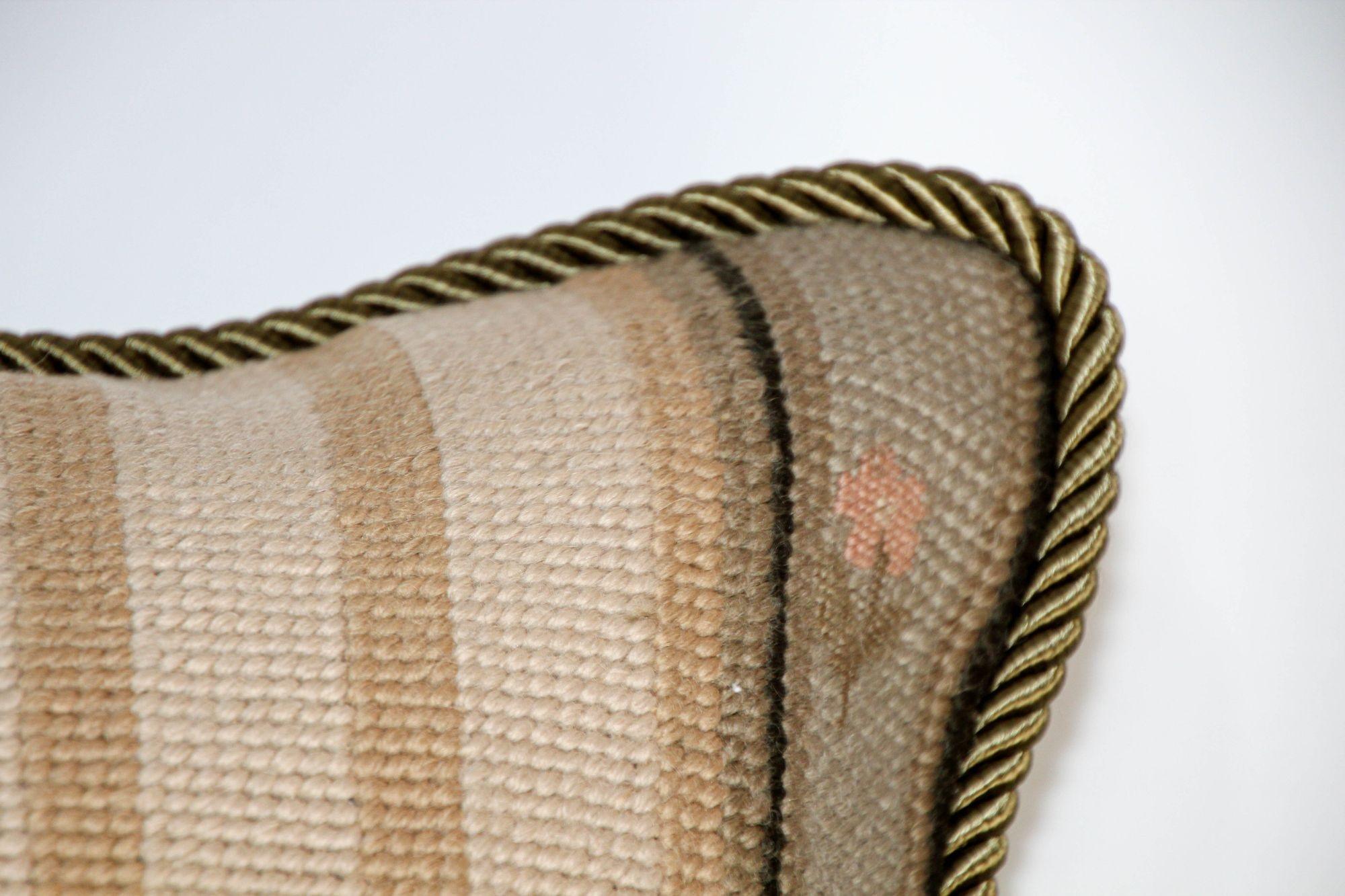 Cuscino lombare vintage francese in stile arazzo Aubusson a punta d'ago in vendita 10