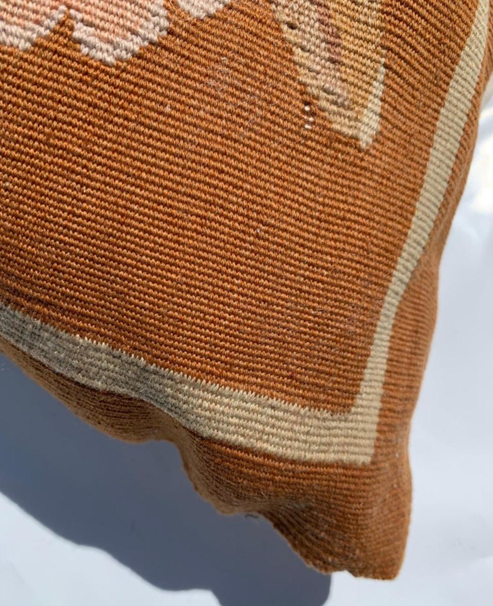This is a lovely vintage brown floral French Aubusson style needlepoint lumbar pillowcase. It is new and has never been used. It measures 16.5 x 21 inches.

Complimentary shipping in the Continental US!