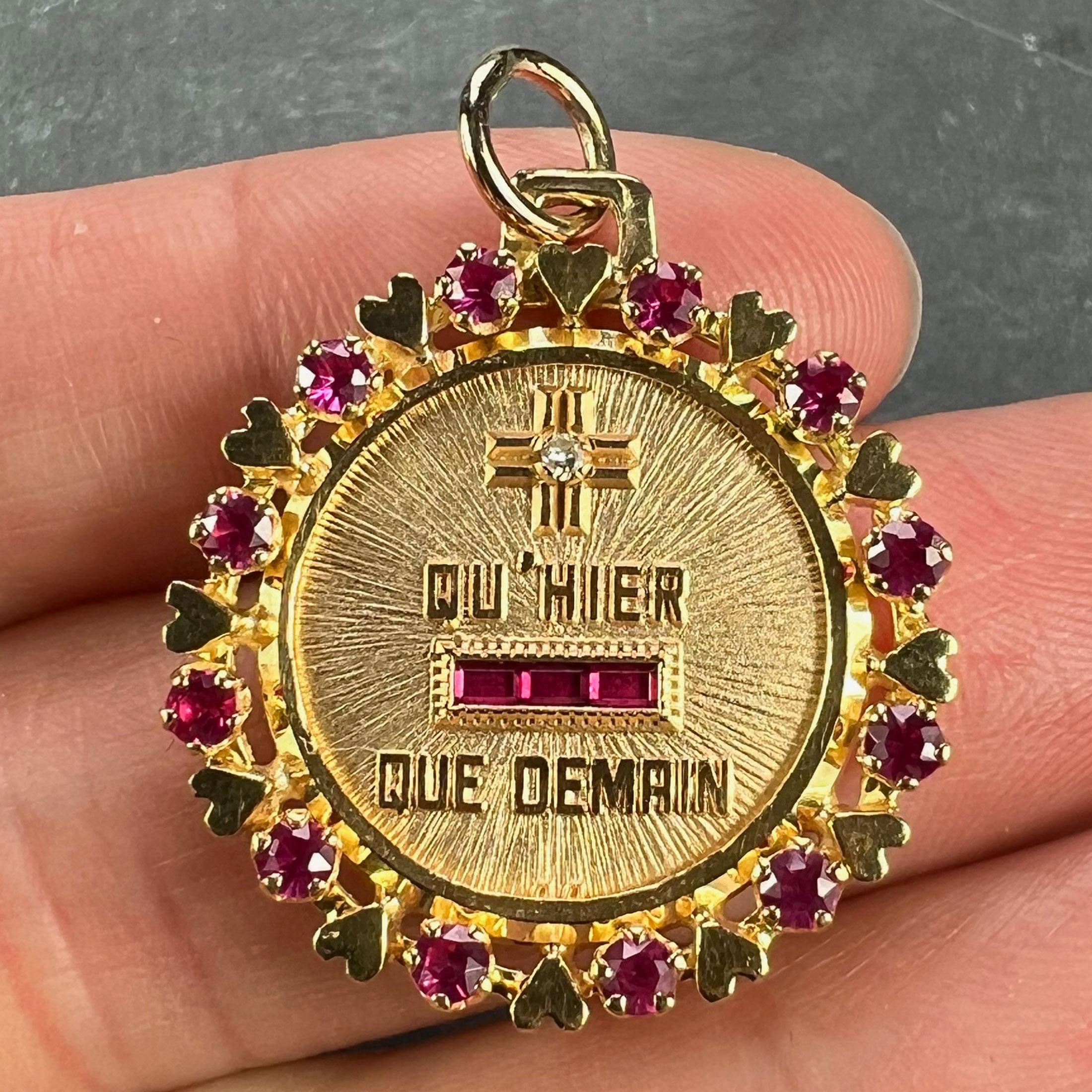 Women's or Men's Vintage French Augis Plus Qu’Hier Heart Halo 18K Yellow Gold Love Medal Pendant For Sale