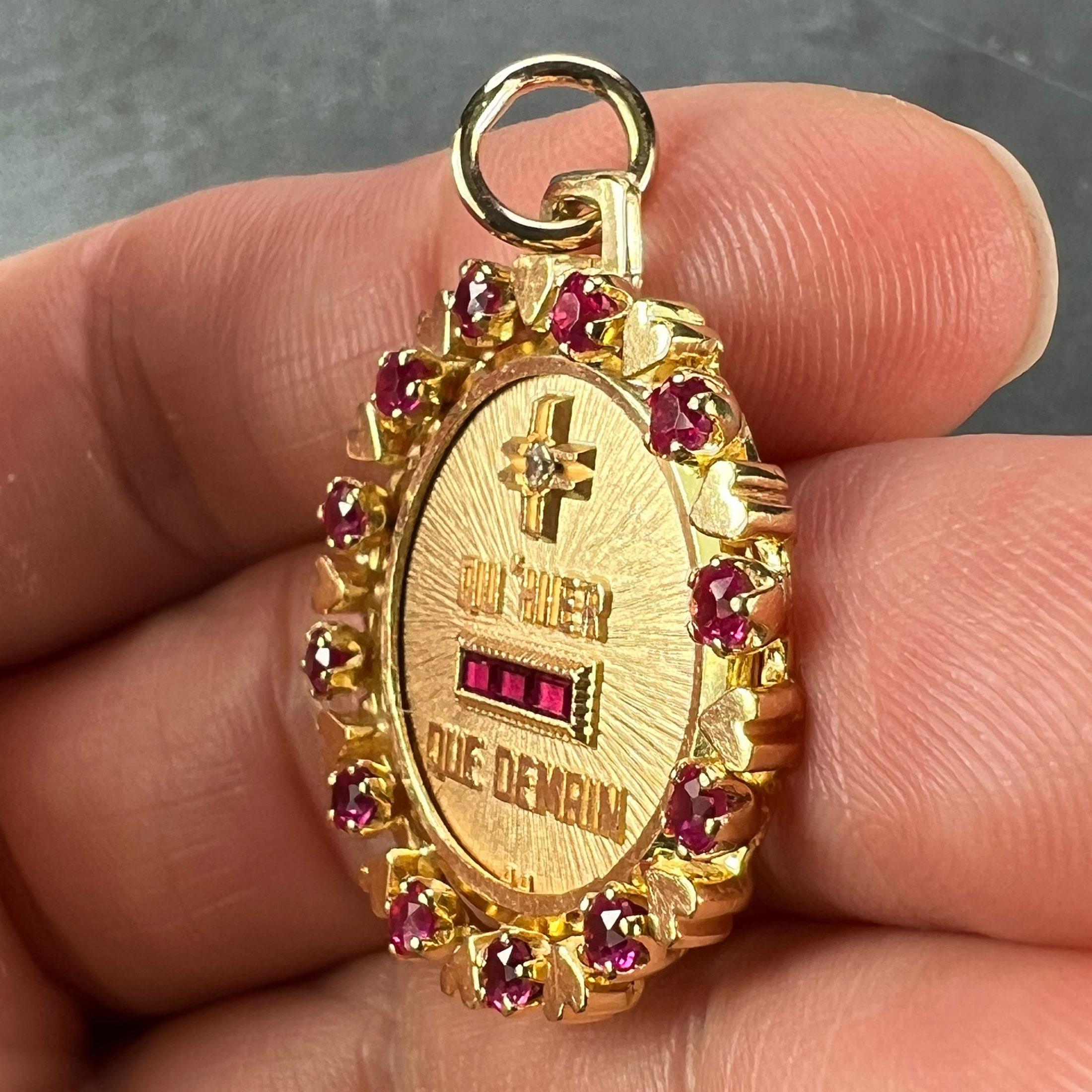 Vintage French Augis Plus Qu’Hier Heart Halo 18K Yellow Gold Love Medal Pendant For Sale 2
