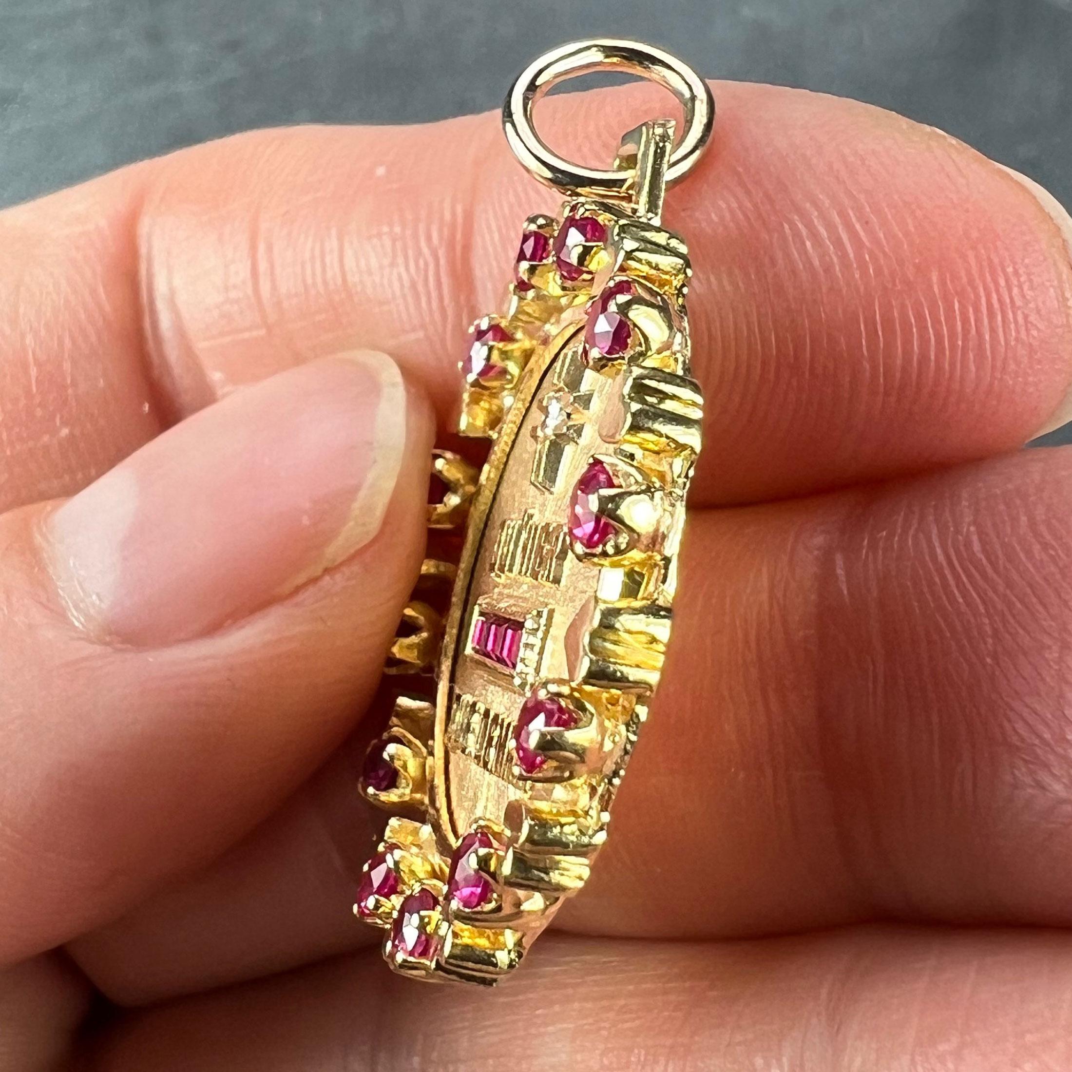 Vintage French Augis Plus Qu’Hier Heart Halo 18K Yellow Gold Love Medal Pendant For Sale 3